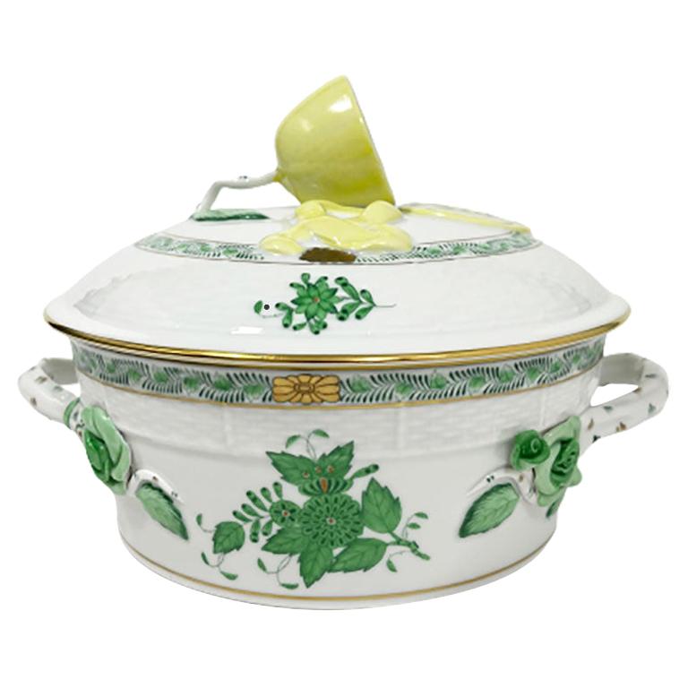 Petite soupière avec poignées en porcelaine Herend « Bouquet chinois Apponyi Green » en vente