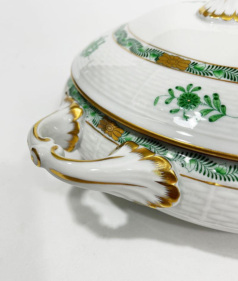 Hongrois Soupière en porcelaine Herend « Bouquet d'Apponyi vert chinois » avec poignées en vente