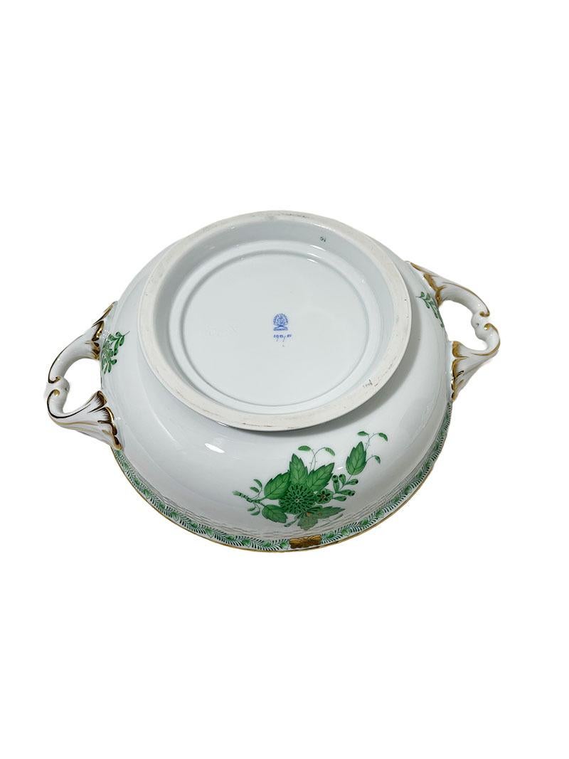 20ième siècle Soupière en porcelaine Herend « Bouquet d'Apponyi vert chinois » avec poignées en vente