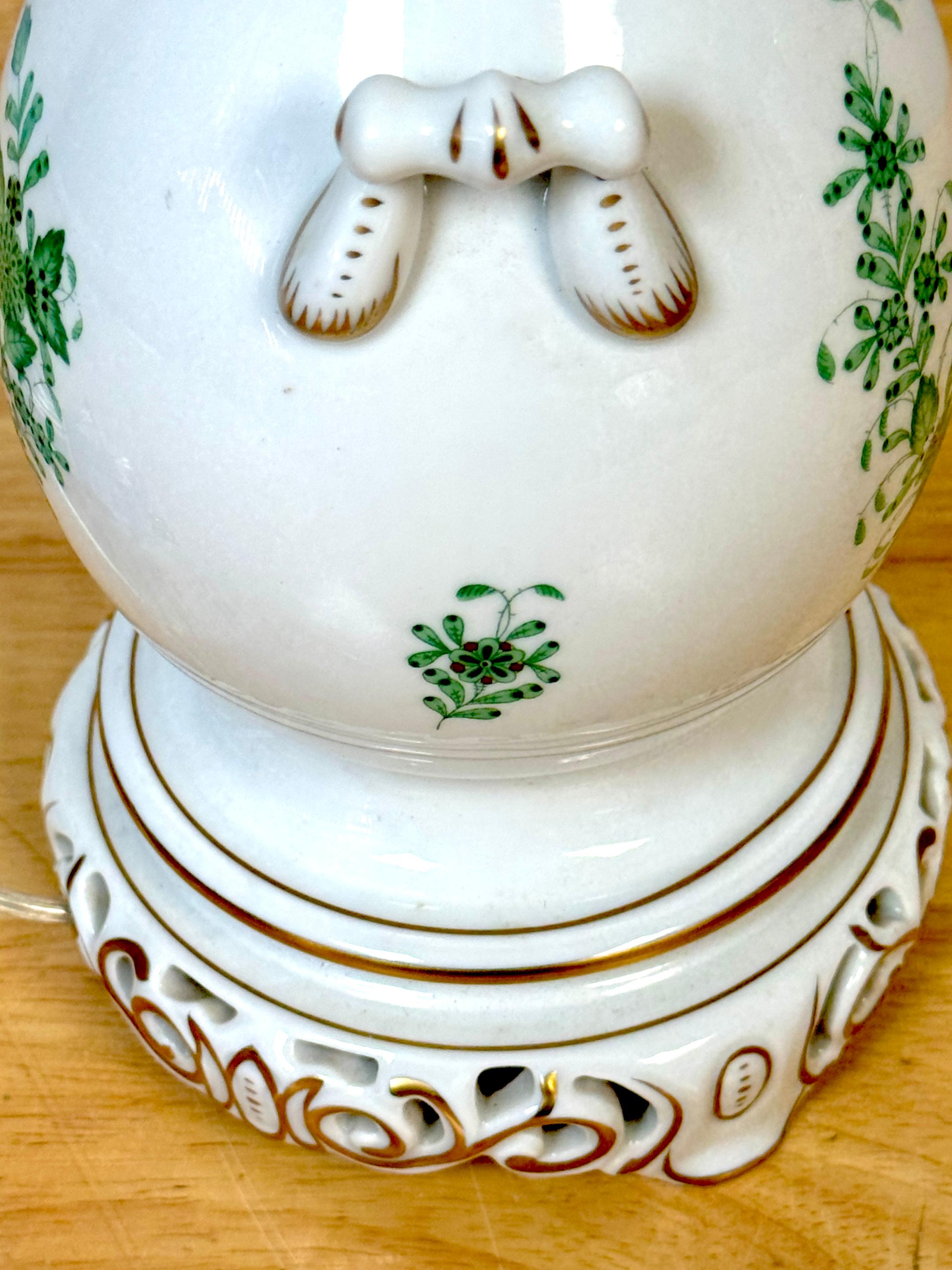 Tischlampe „Chinesisches Bouquet-Grün“ aus Porzellan von Herend im Angebot 2