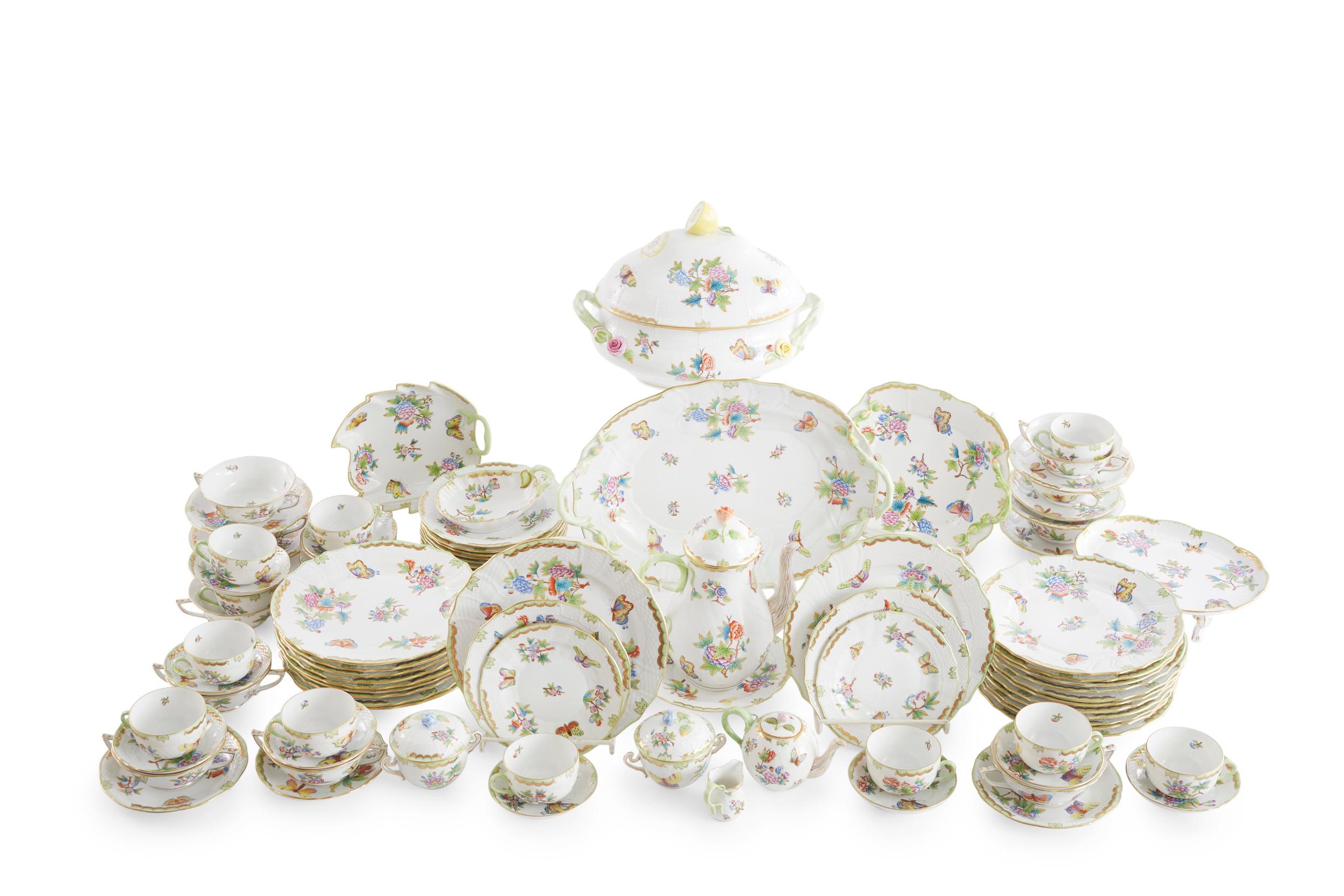 Herend Porcelain Dinnerware Service For Twelve 7