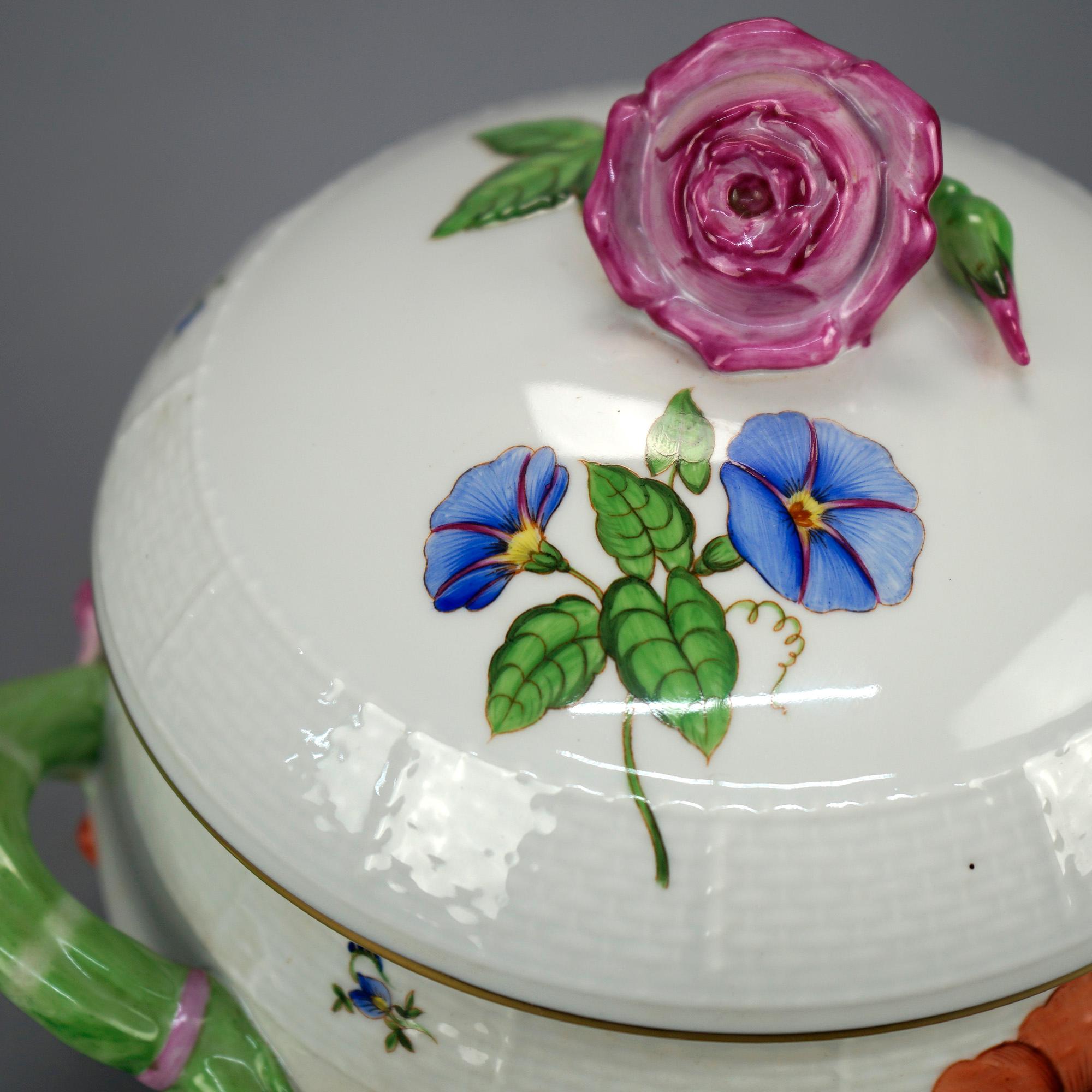 Herend Porcelain Floral Decorated Covered Tureen with Applied Flowers, 20th C 4