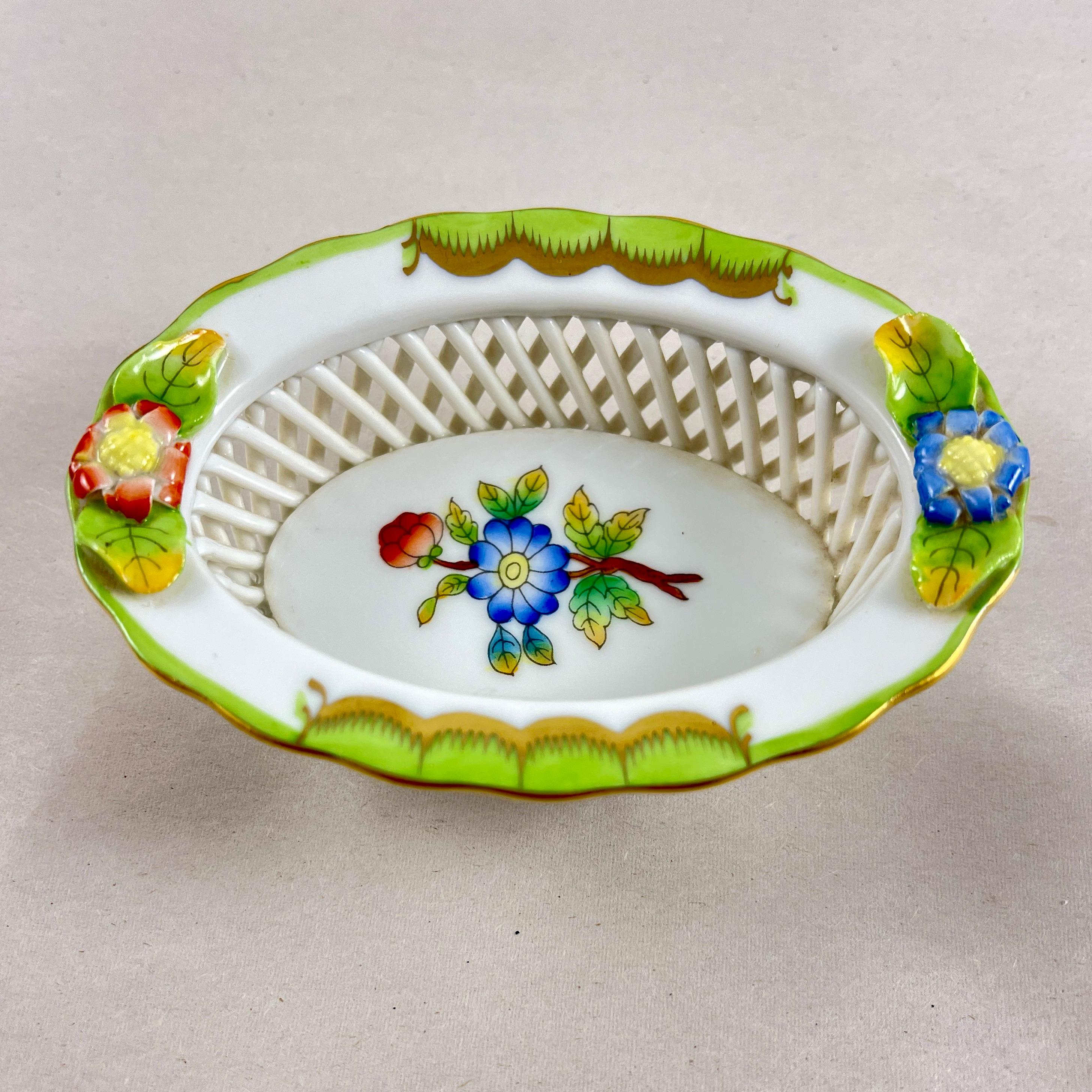 Herend Porcelana Pintada a Mano Baratija Floral Vide-Poche Estilo internacional en venta
