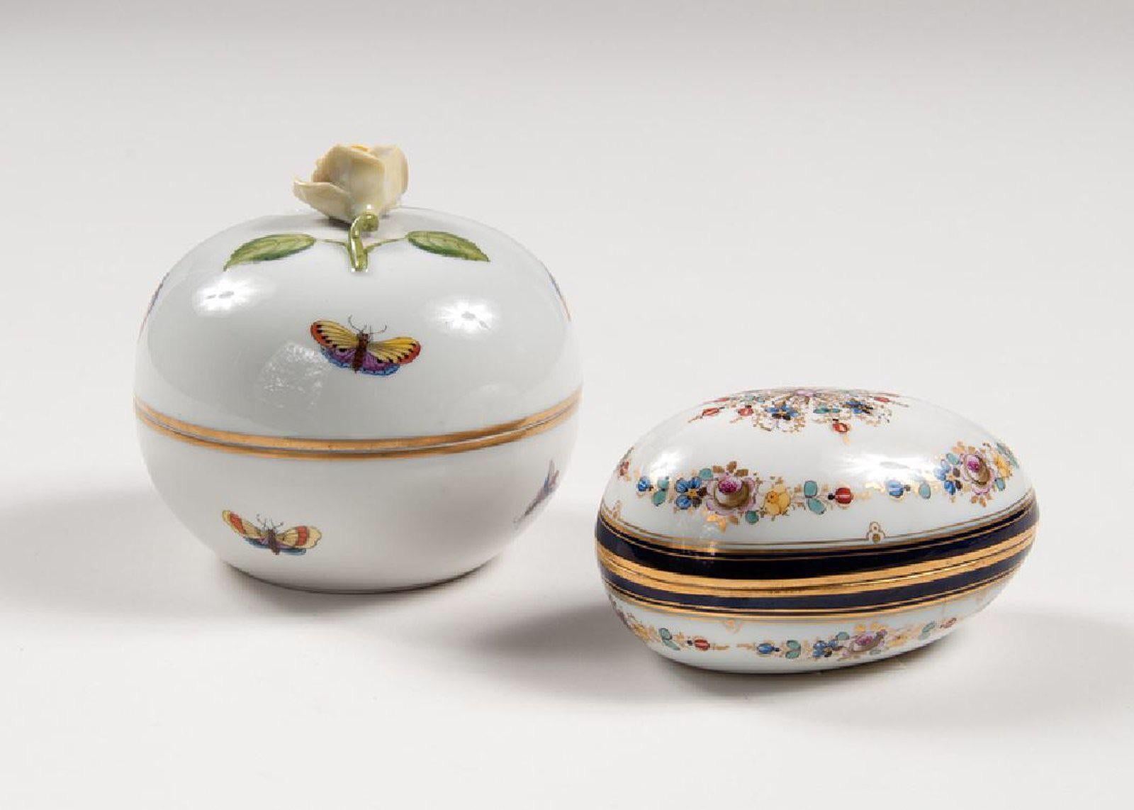 Mid-Century Modern Herend Porcelain Hand Painted Sugar Bowl with Lid, Birds and Bees, Midcentury