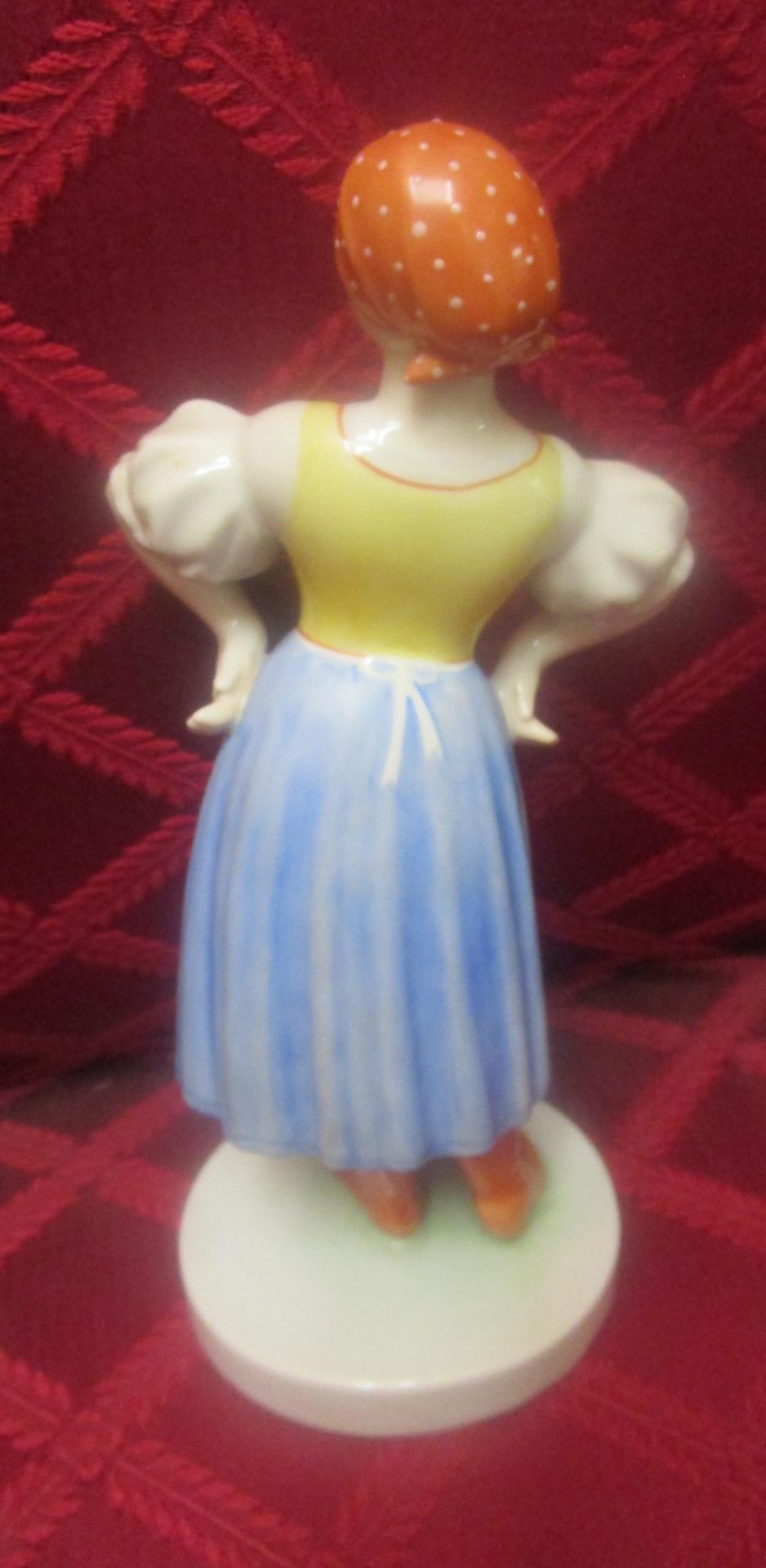 Herend Porcelain Hungarian Vintage Folk Peasant Figurine For Sale 3