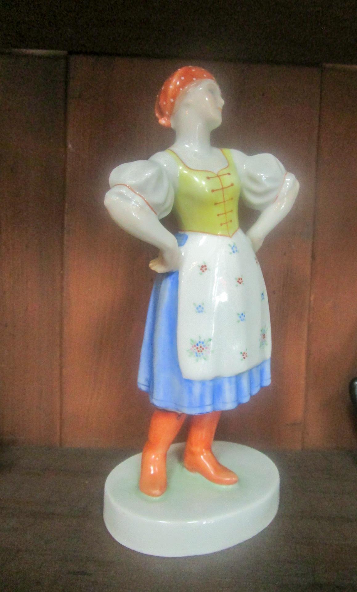 Herend Porcelain Hungarian Vintage Folk Peasant Figurine For Sale 9