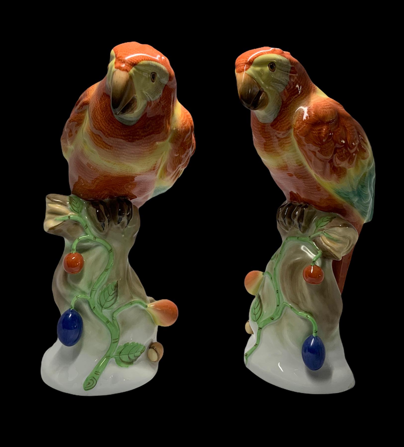 Herend Porcelain Pair of Parrots Figurines In Good Condition In Guaynabo, PR
