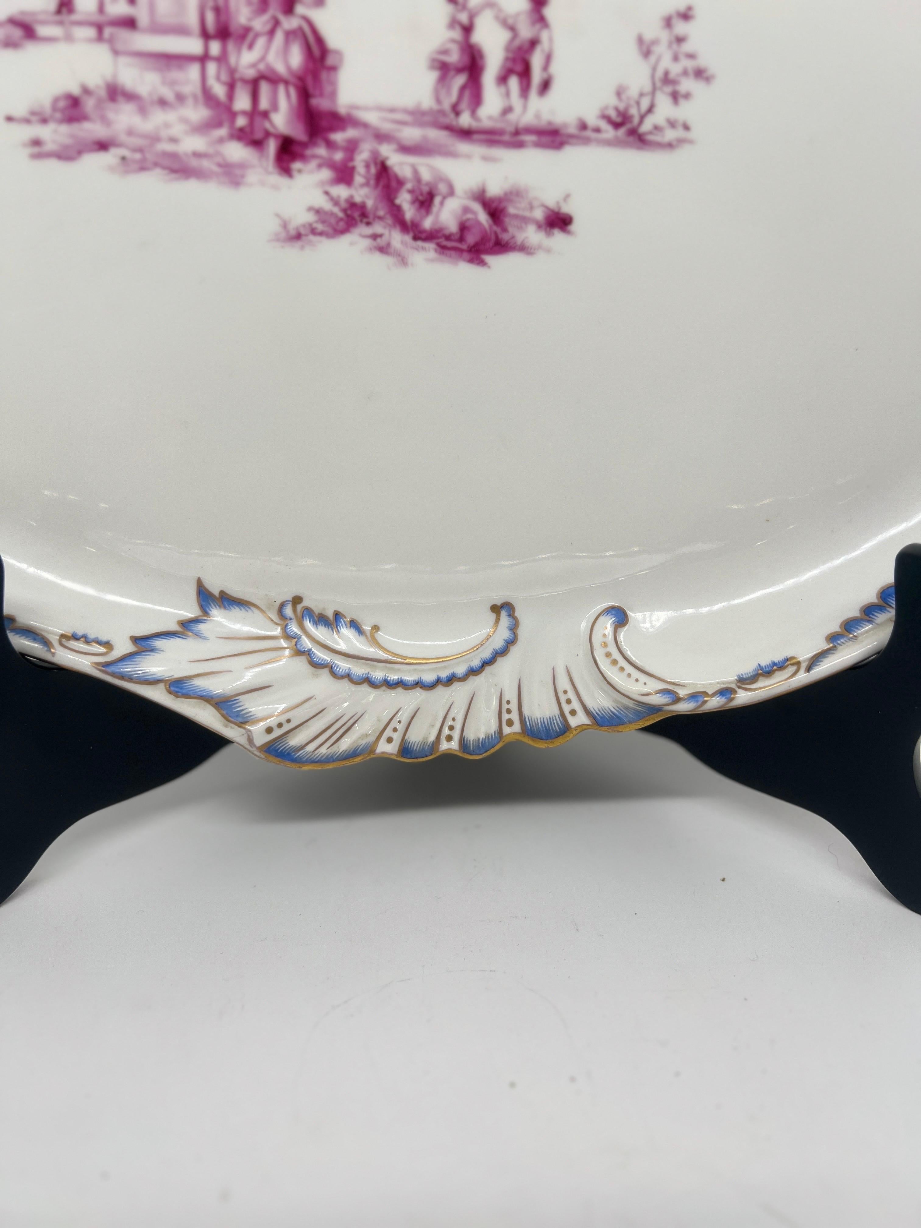 Herend Porcelain Puce Classical & Shell Bordered Platter Circa 1916 In Good Condition For Sale In Atlanta, GA