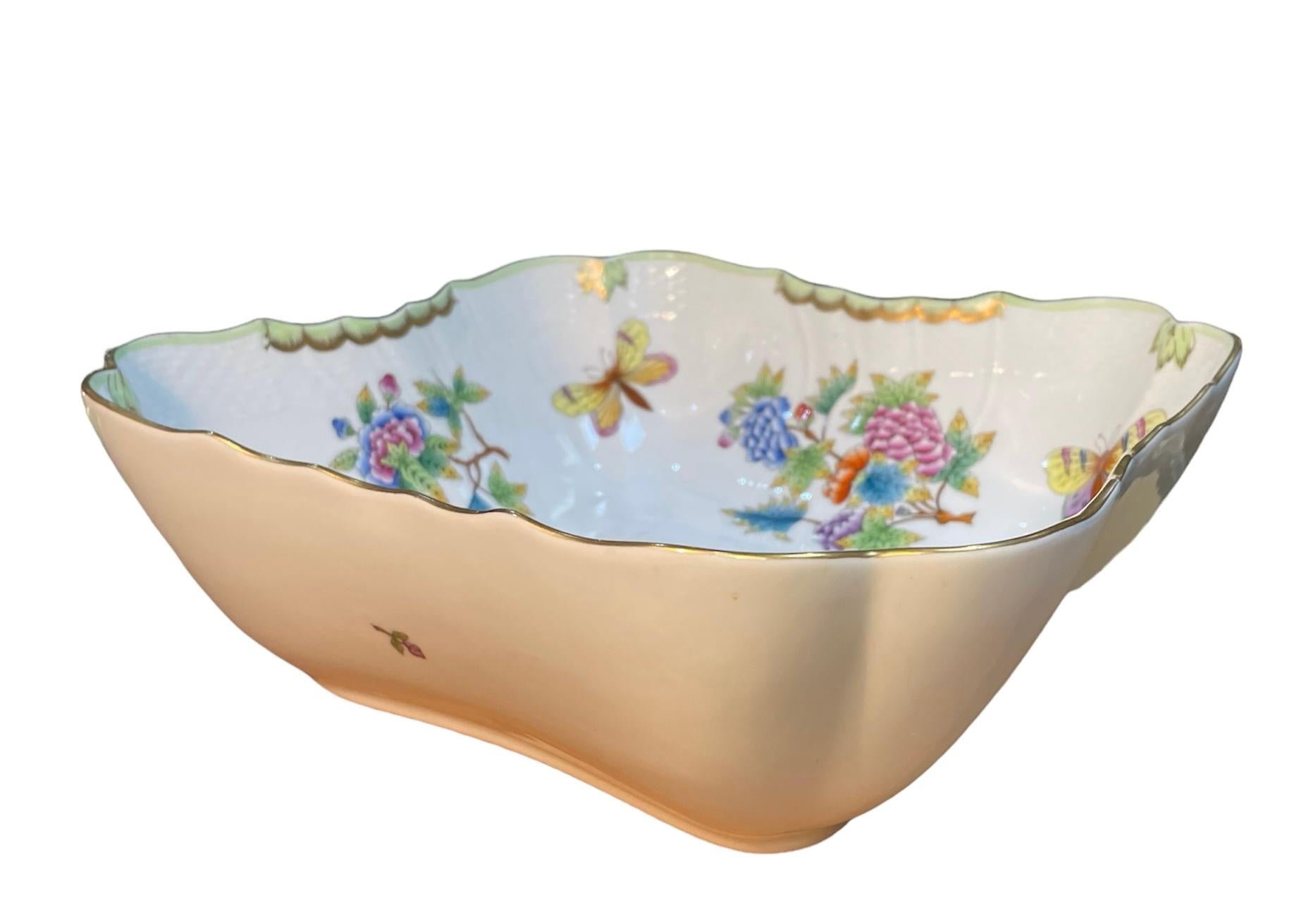Herend Porcelain Queen Victoria Pattern Salad Bowl For Sale 5
