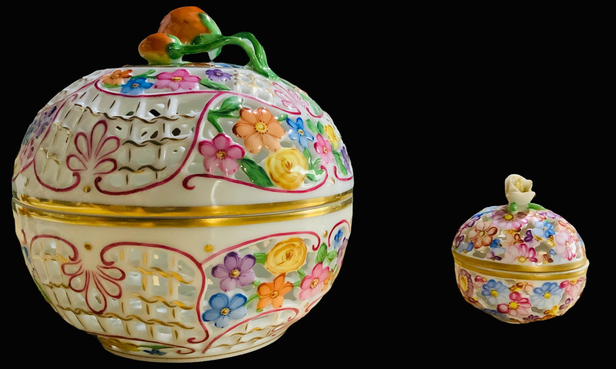 20th Century Herend Porcelain Reticulated Potpourri / Bombonniere Lidded Box For Sale