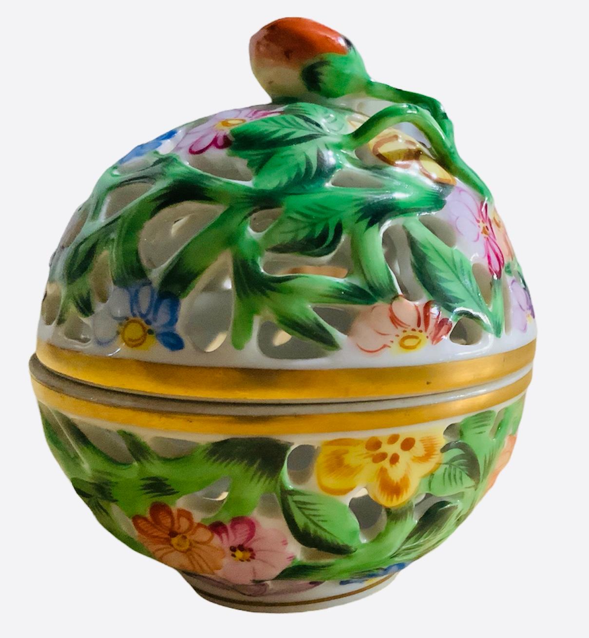 Rococo Herend Porcelain Reticulated Potpourri Small Lidded Box