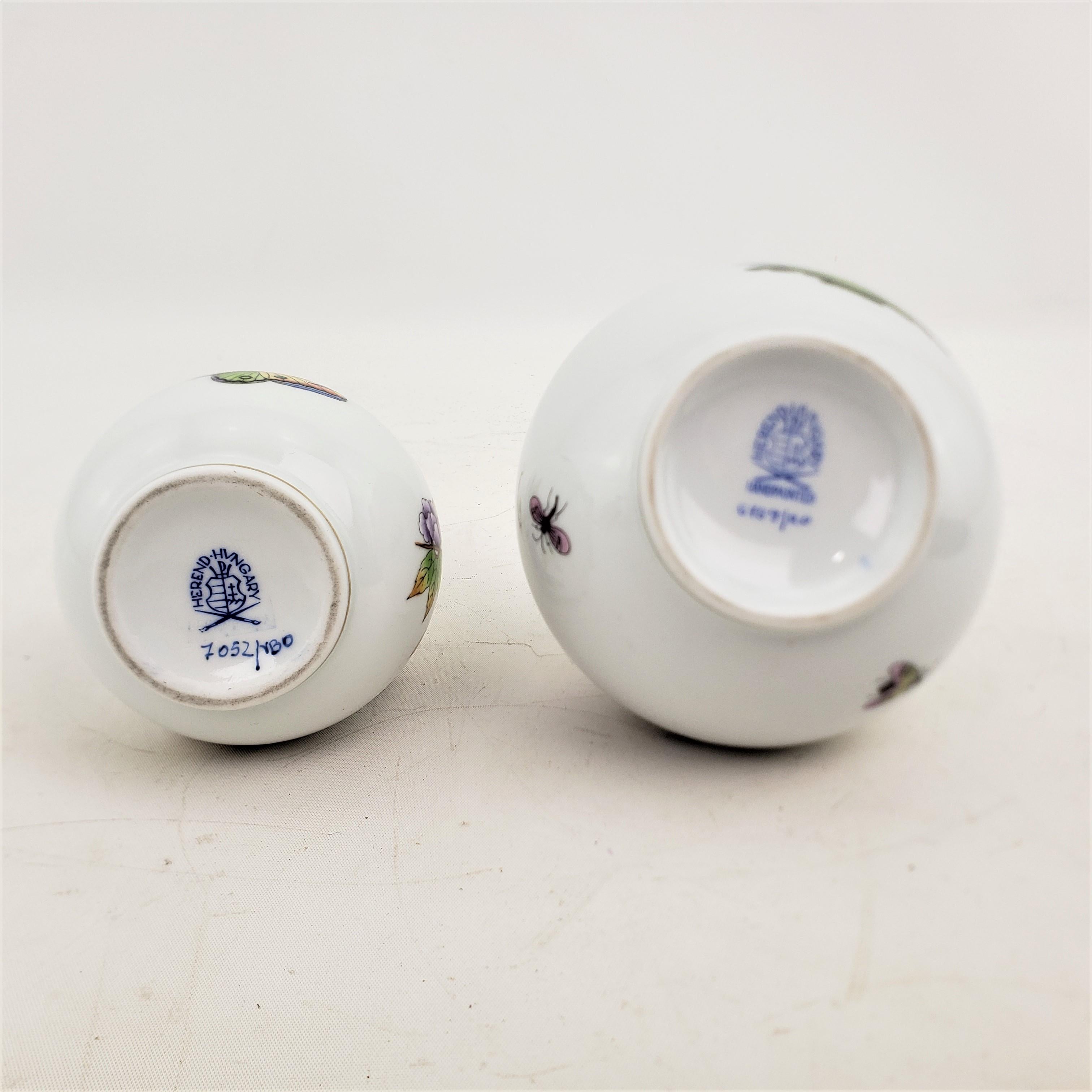 Herend Porcelain Rothschild Birds Perfume Bottle & Queen Victoria Vase Pairing For Sale 3