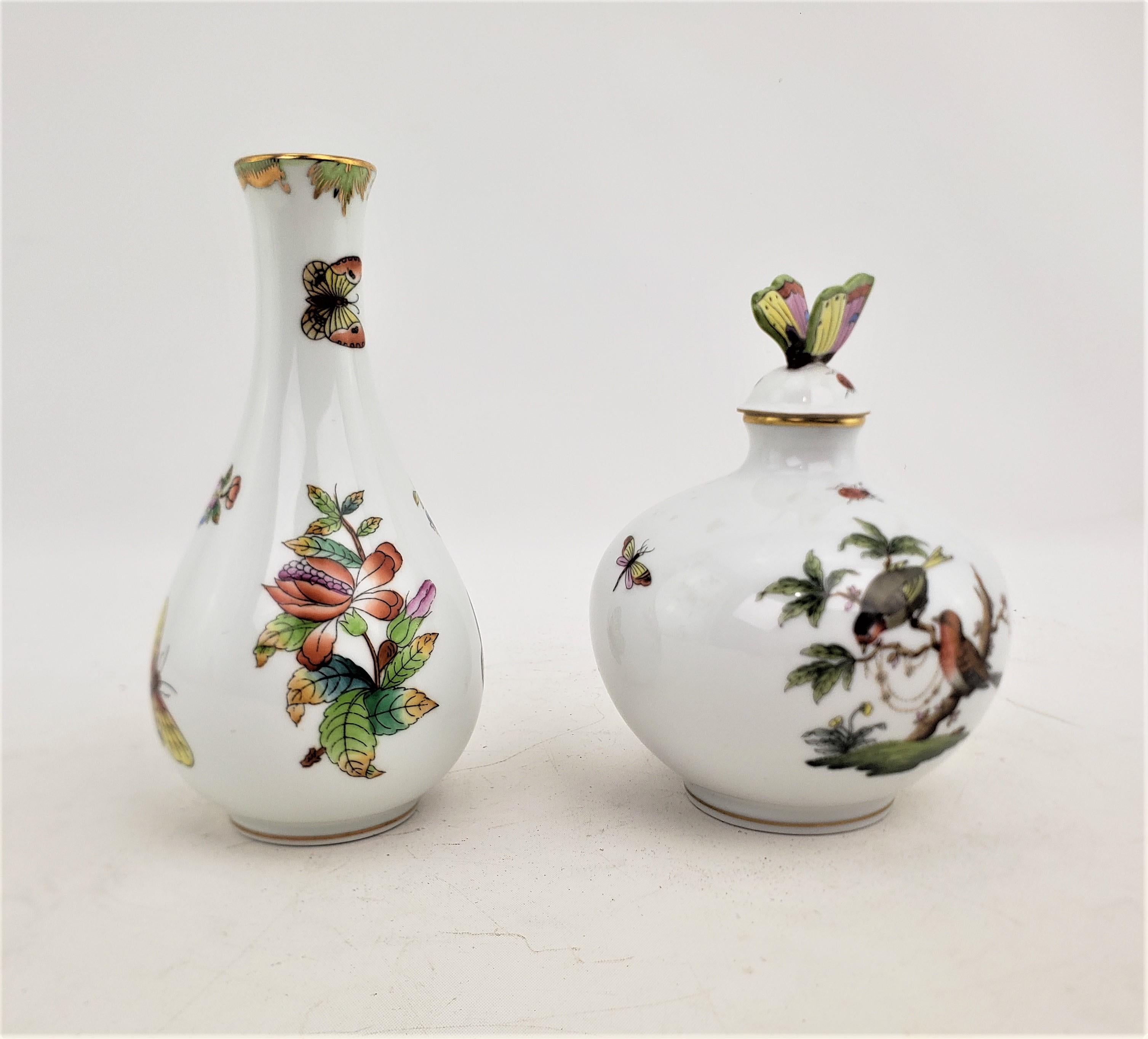 Parfümflasche & Königin Victoria Vase aus Porzellan mit Rothschild-Vogeln, Paar (Viktorianisch) im Angebot