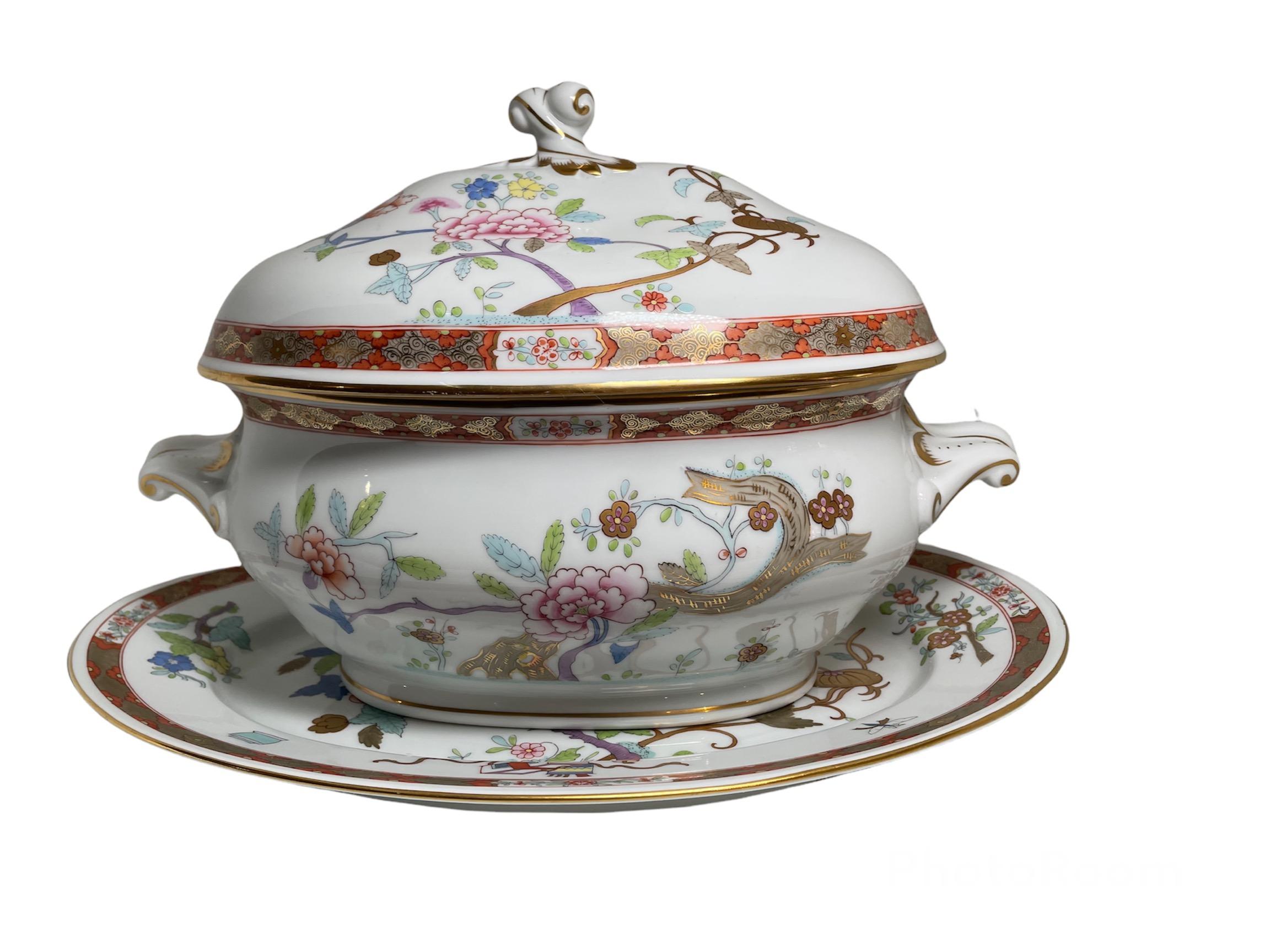 Hungarian Herend Porcelain Set of Oval Soup Tureen and Large Platter