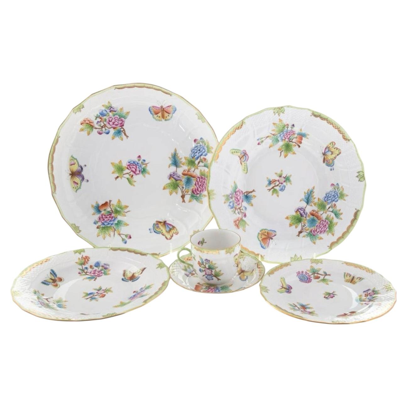 Herend Queen Victoria Dinnerware Set ~ 12 Place Settings