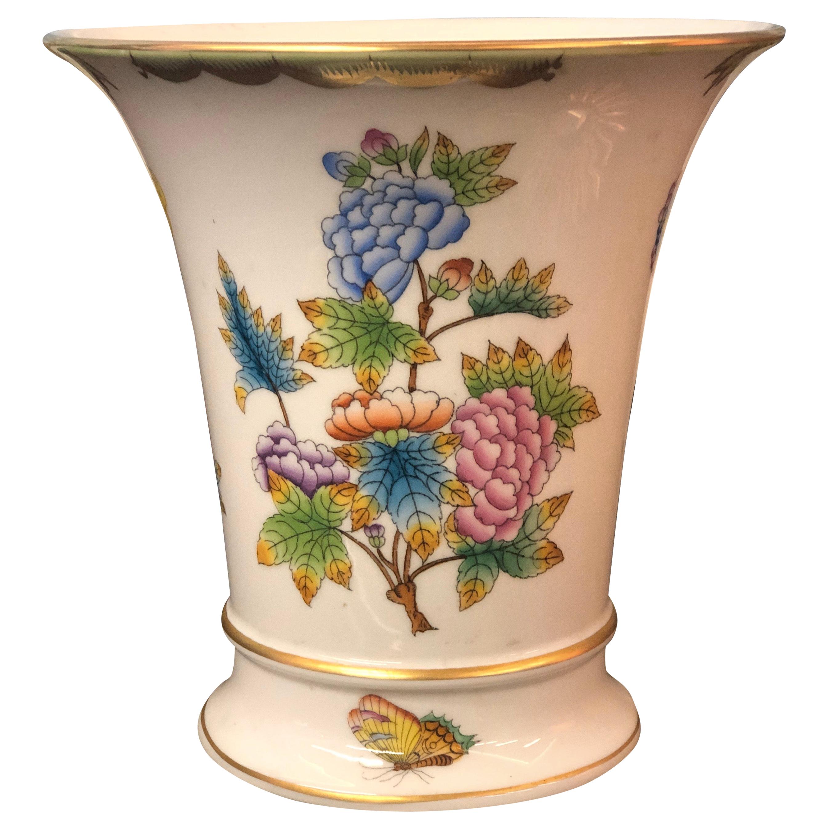 Herend Queen Victoria Fine Hand Painted Porcelain Vase For Sale