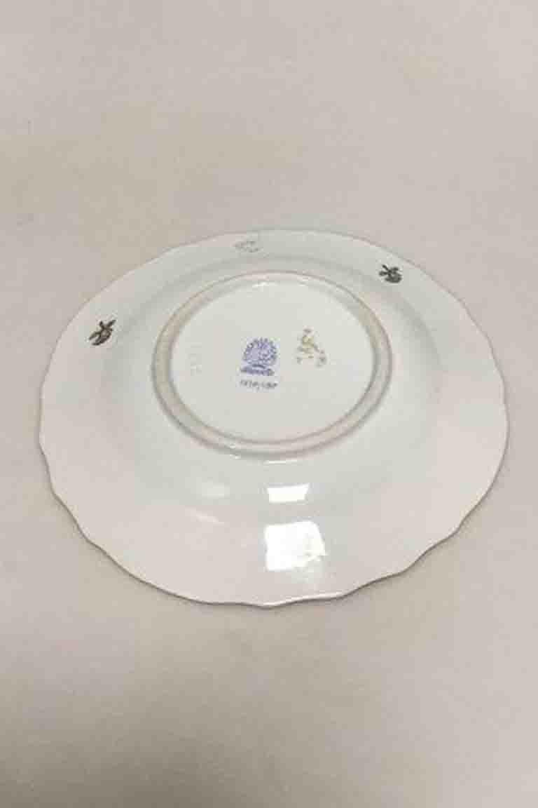 Herend Queen Victoria green salad plate 1518 / VBO.

Measures 19cm / 7.48