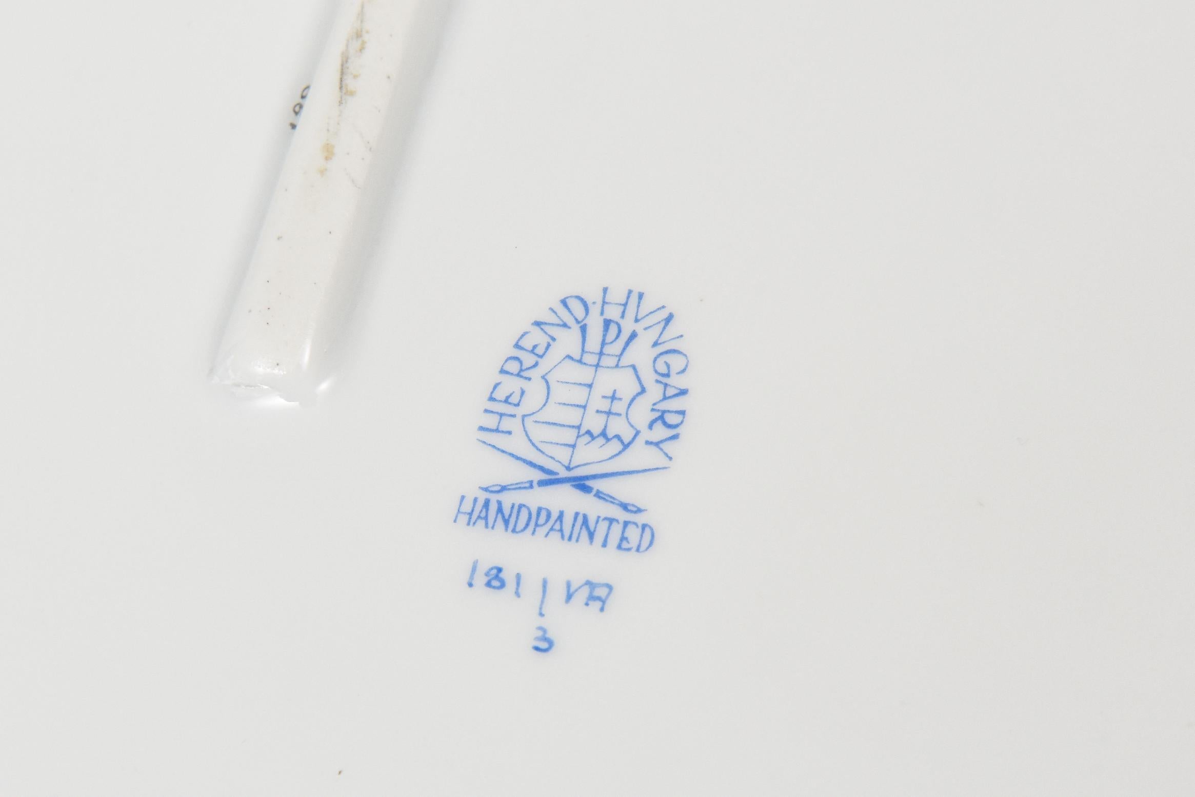 Ciotola quadrata bassa da frutta o da insalata Herend Queen Victoria Older in vendita 6