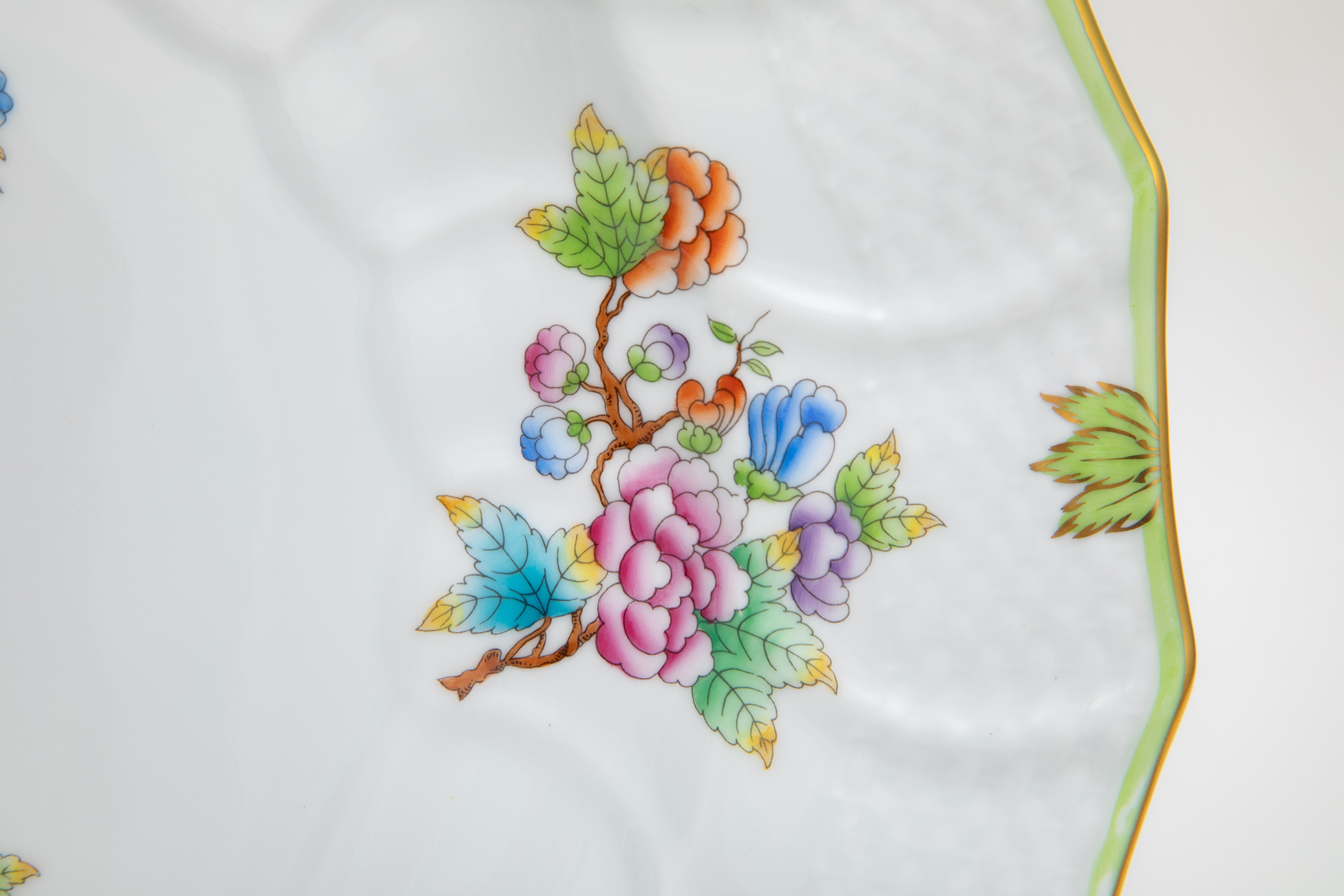 Herend Reina Victoria Patrón Plato Grande Vintage Vibrante Pintura a Mano Hecho a mano en venta