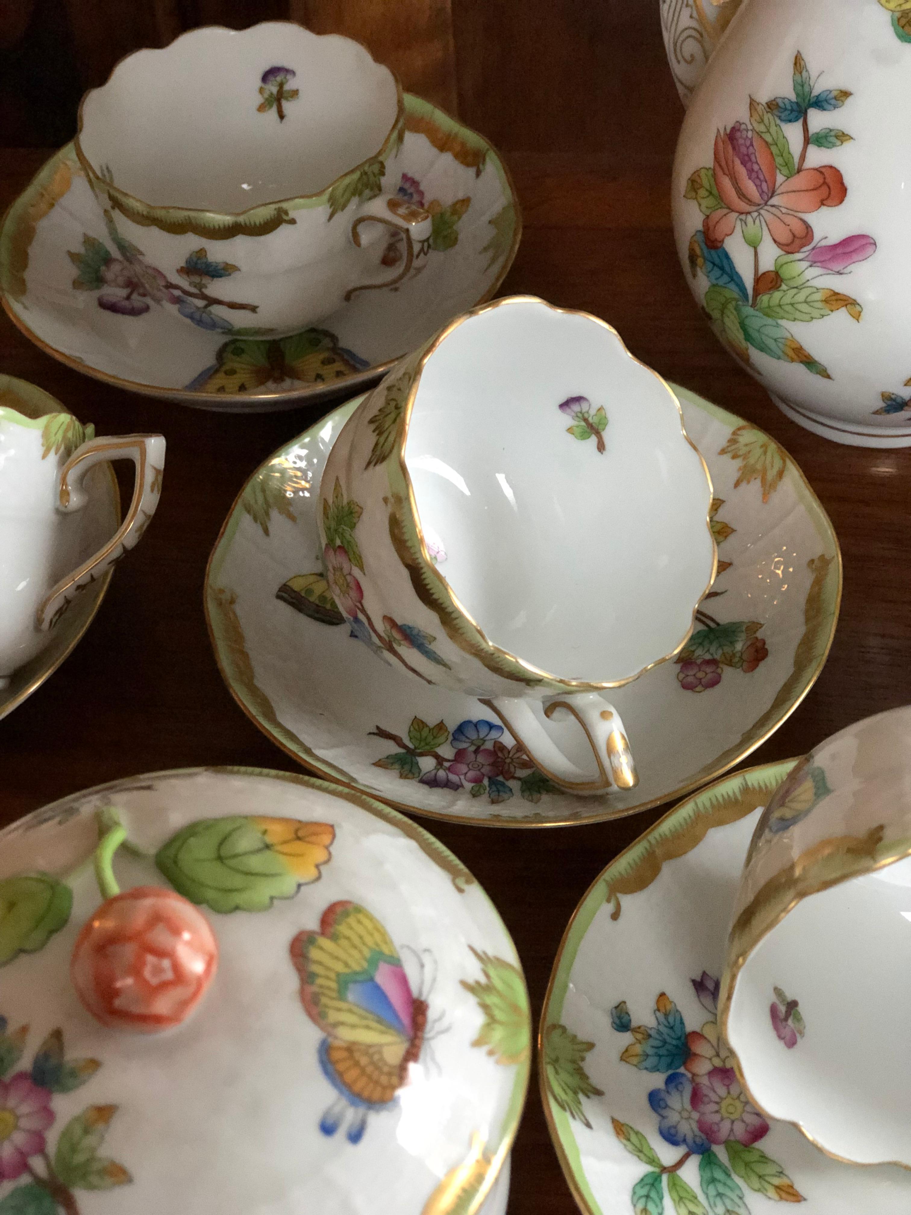 Herend Queen Victoria Porcelain Coffee or Tea Set for Six Persons In Excellent Condition In Sofia, BG