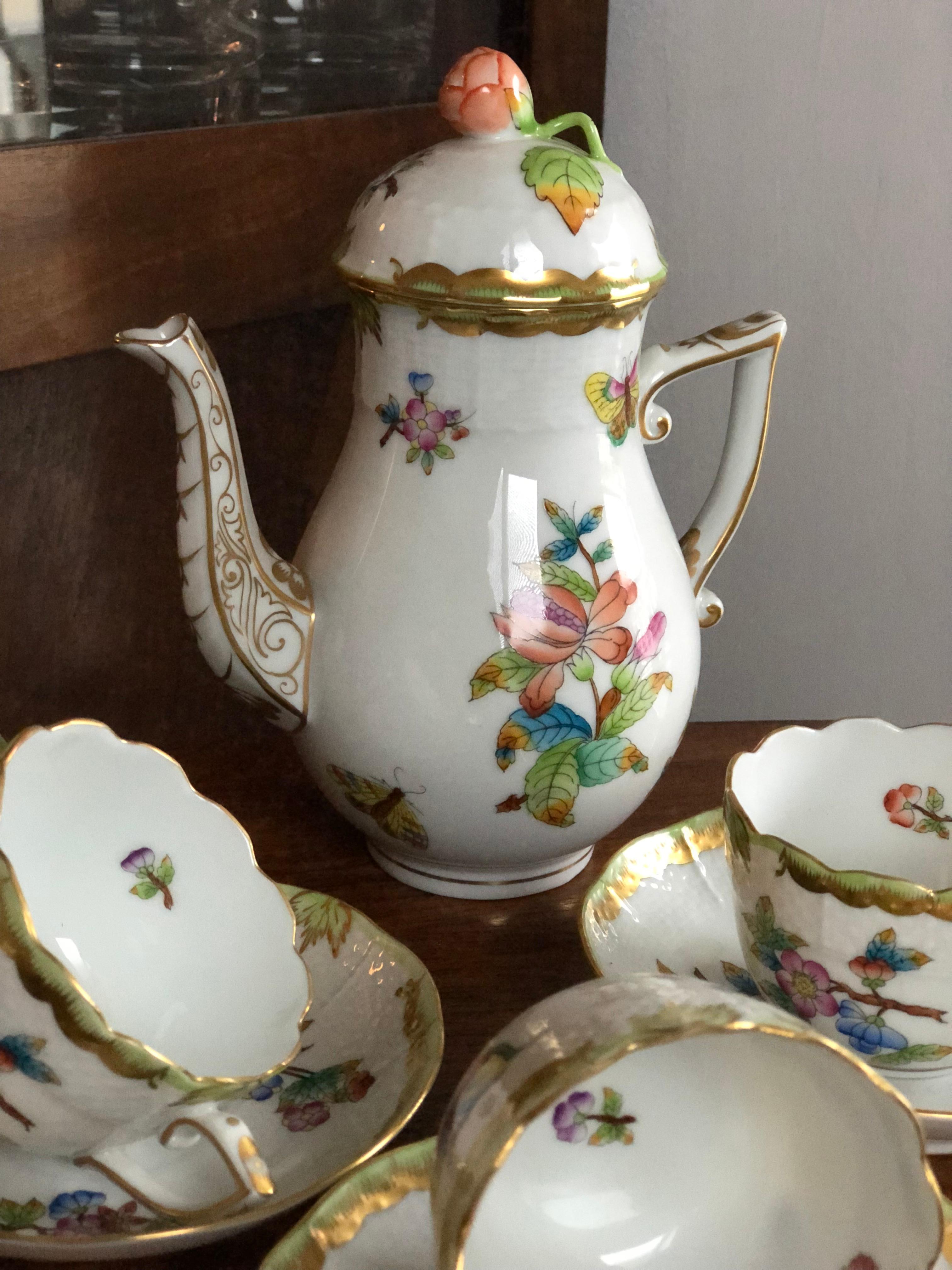 20th Century Herend Queen Victoria Porcelain Coffee or Tea Set for Six Persons