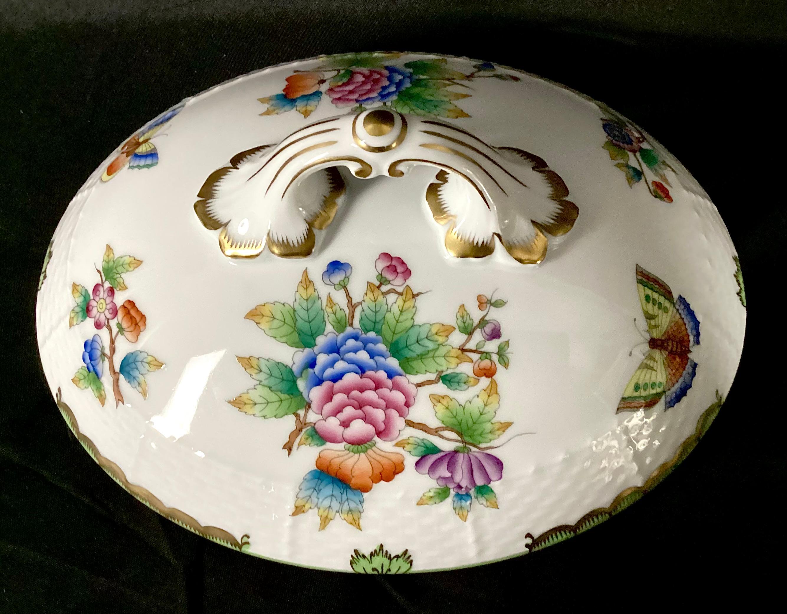Zuppiera Herend Queen Victoria con coperchio in vendita 5