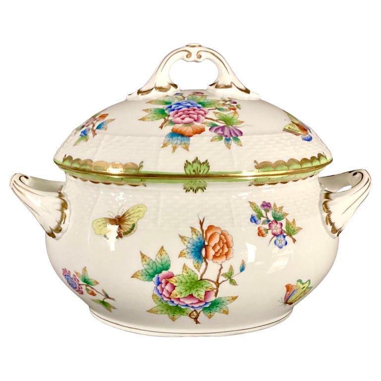 Zuppiera Herend Queen Victoria con coperchio in vendita su 1stDibs