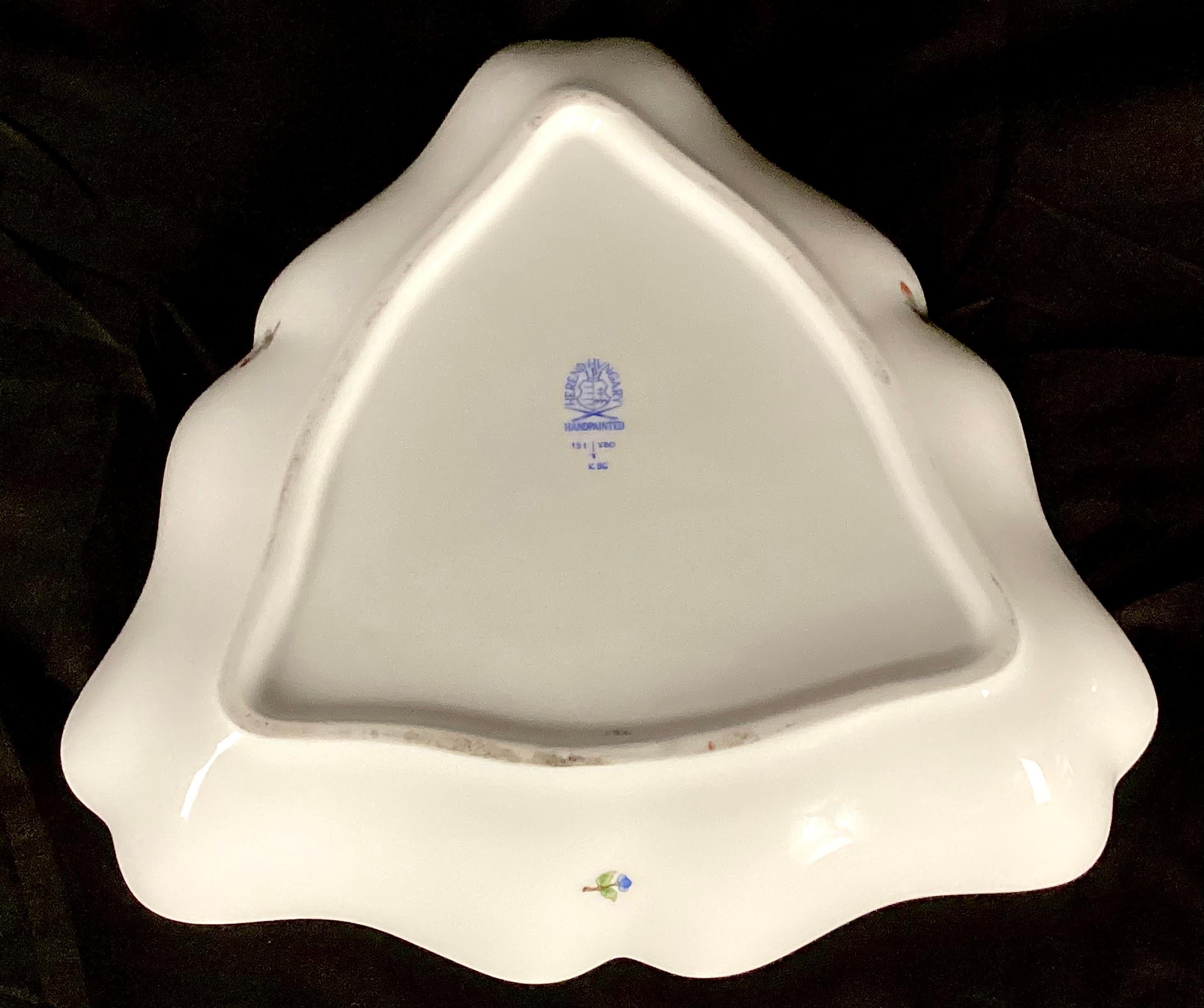 Hongrois Herend Queen Victoria Plat triangulaire en vente