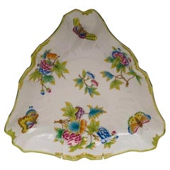 Plato triangular Reina Victoria de Herend