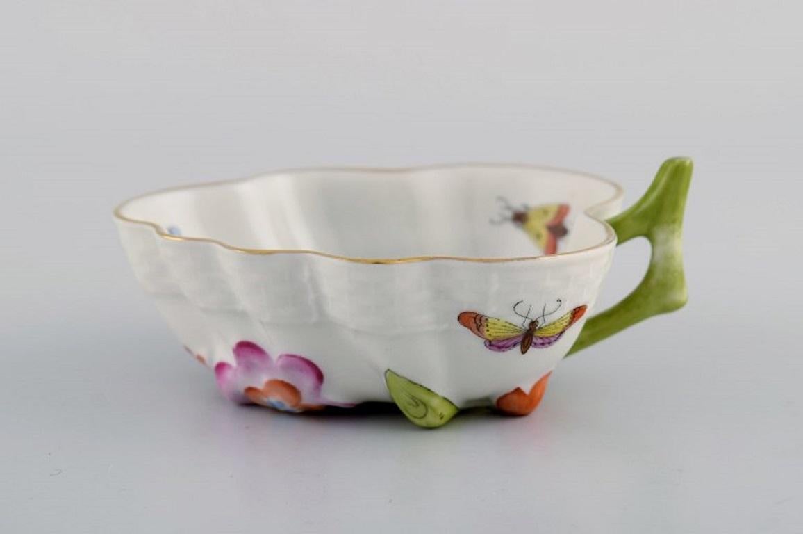 small bowl with handle