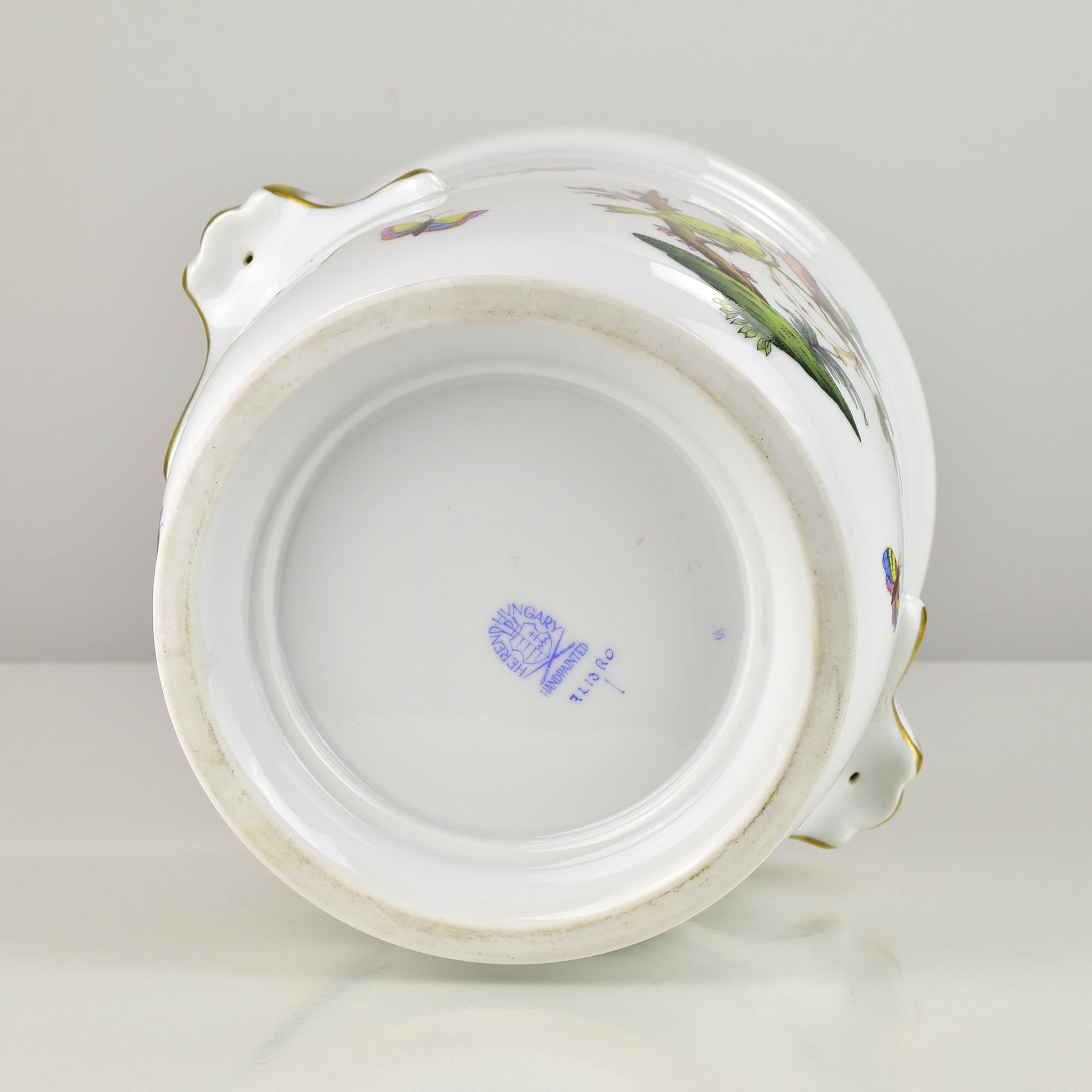 Herend Rothschild Bird Porcelain Cachepot with Gilded Handles and Butterflies For Sale 1
