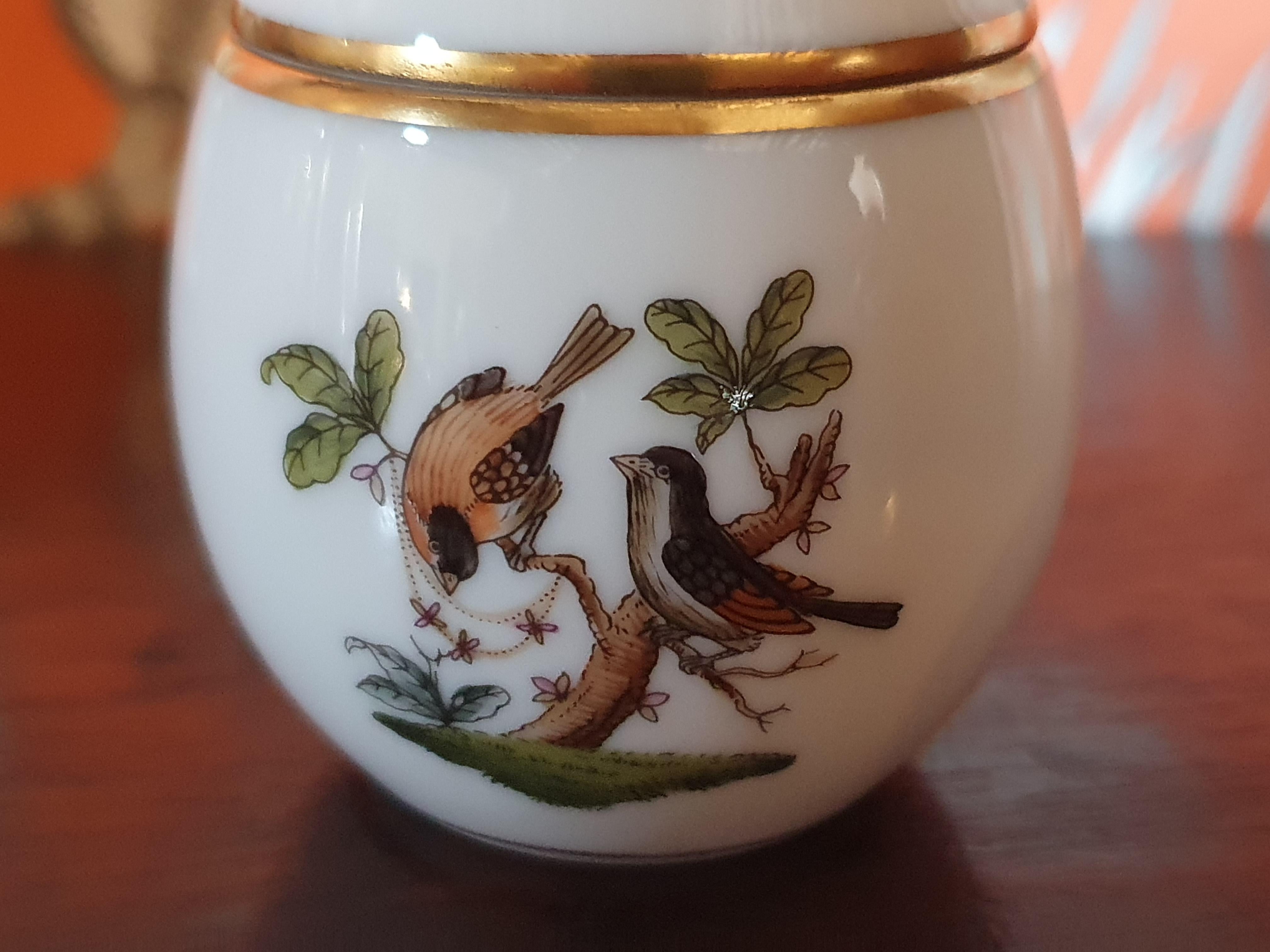 Beautiful small egg box of the famous Herend hand painted porcelain. 

Hand painted with the Rothschild decoration so called because it was favored by the famous banker family.

Since 1826, Herend's factory has been one of the most famous