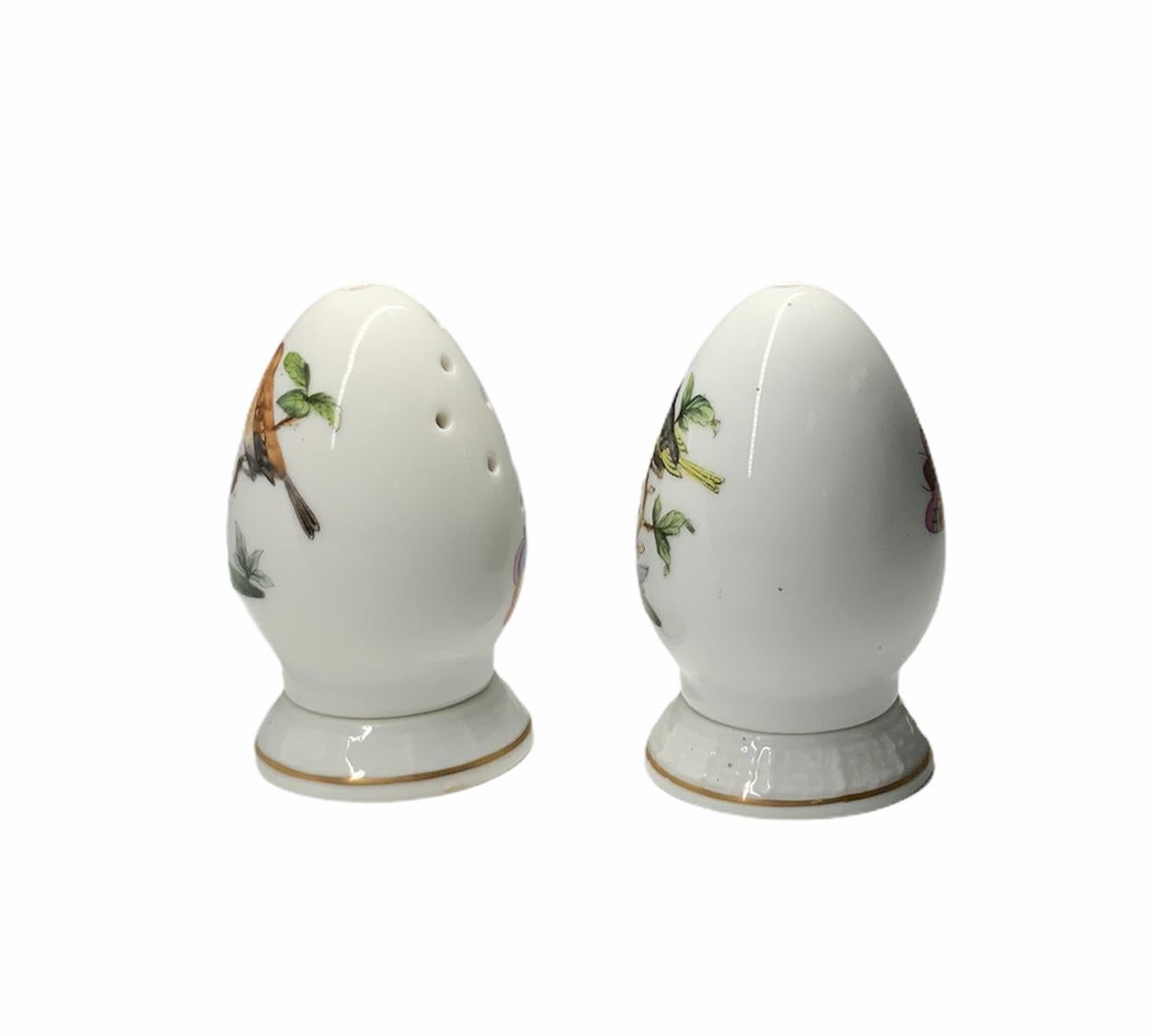 Herend Rothschild Hand Painted Porcelain Pair of Salt and Pepper Shakers In Good Condition In Guaynabo, PR