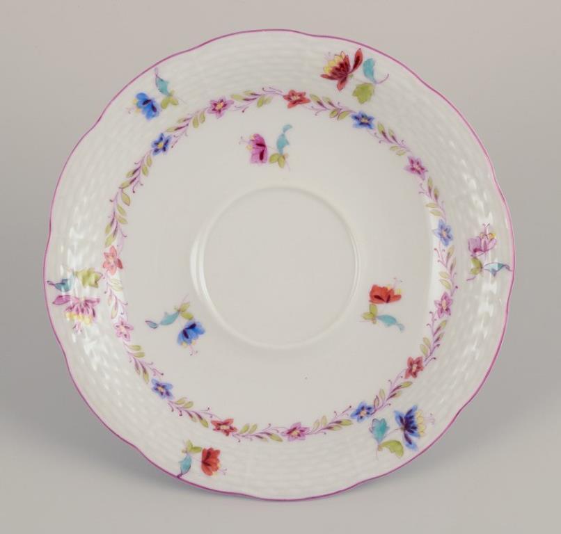 Herend, tres pares de tazas de té grandes de porcelana. en venta 2