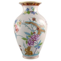 Herend Vase in Hand-Painted Porcelain with Flowers and Branches