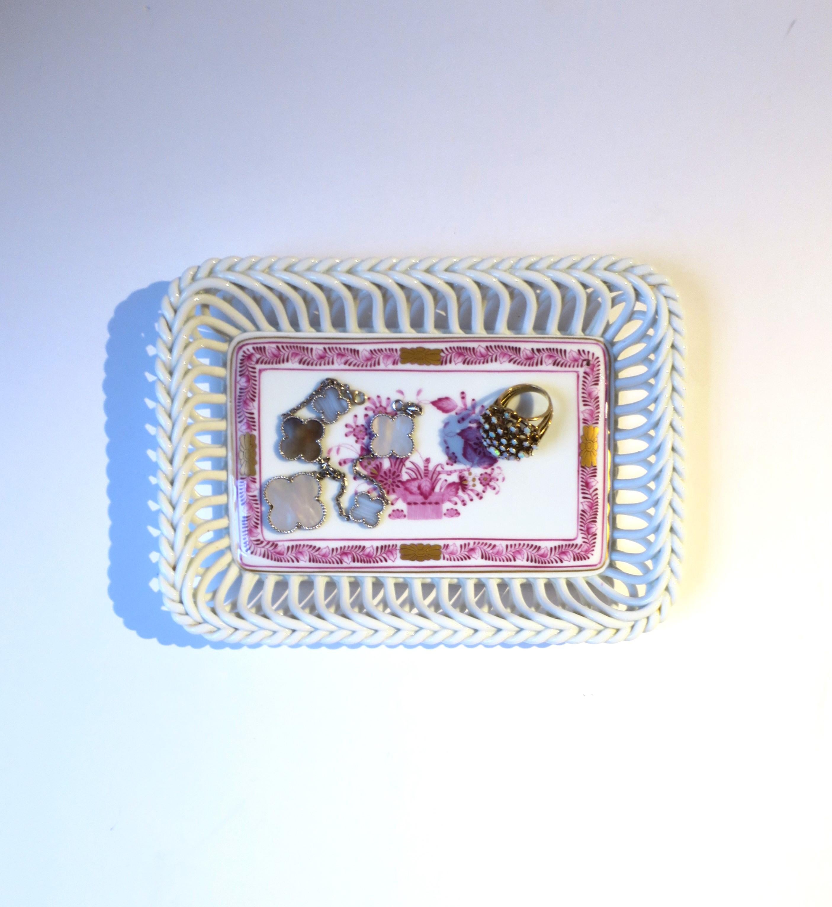 Glazed Herend White Porcelain Tray Dish Vide-Poche with Pink and Gold Detail For Sale
