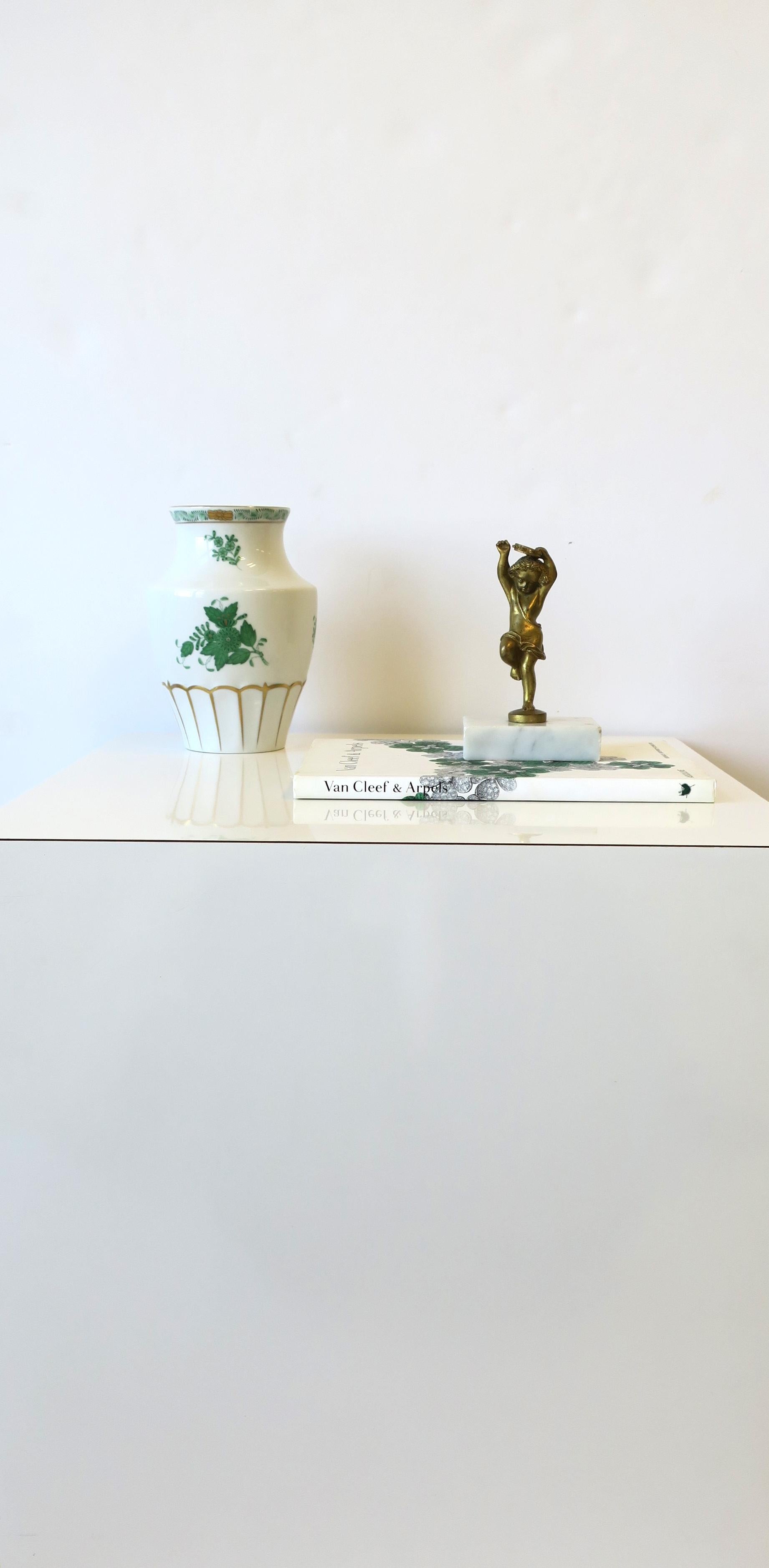 Herend White Porcelain Vase with Green and Gold Design In Good Condition In New York, NY