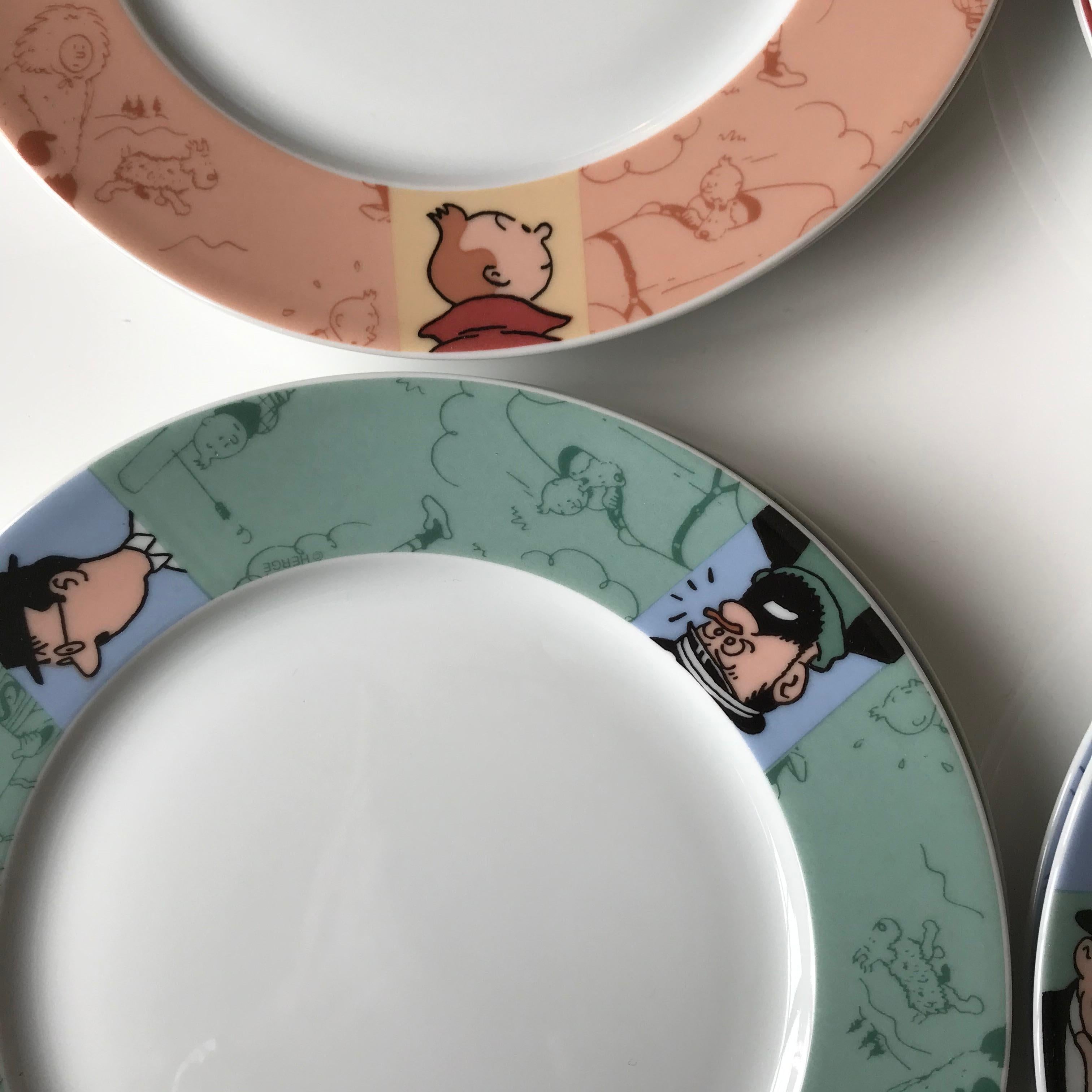 Hergé
Tintin Service
New in stock,
1990
8 wide flat plates 26 cms
8 dessert plates 20 cms
2 serving dishes 29 cms
Tintin licensing by Villeroy and Boch
Perfect condition
250 Euros.