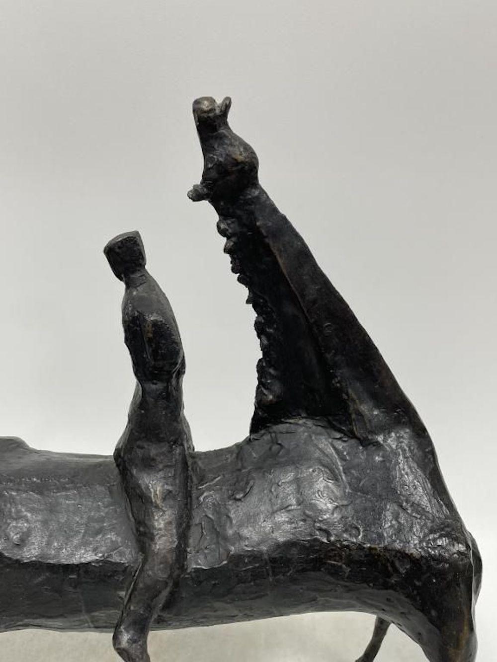 Reiterin,
Bronzeskulptur auf Marmorsockel, signiert, Auflage 1/6.
Heriberto Juárez (16. März 1932 - 26. August 2008) war ein autodidaktischer mexikanischer Bildhauer, der für seine Darstellungen von Frauen und Tieren, insbesondere Stieren, bekannt
