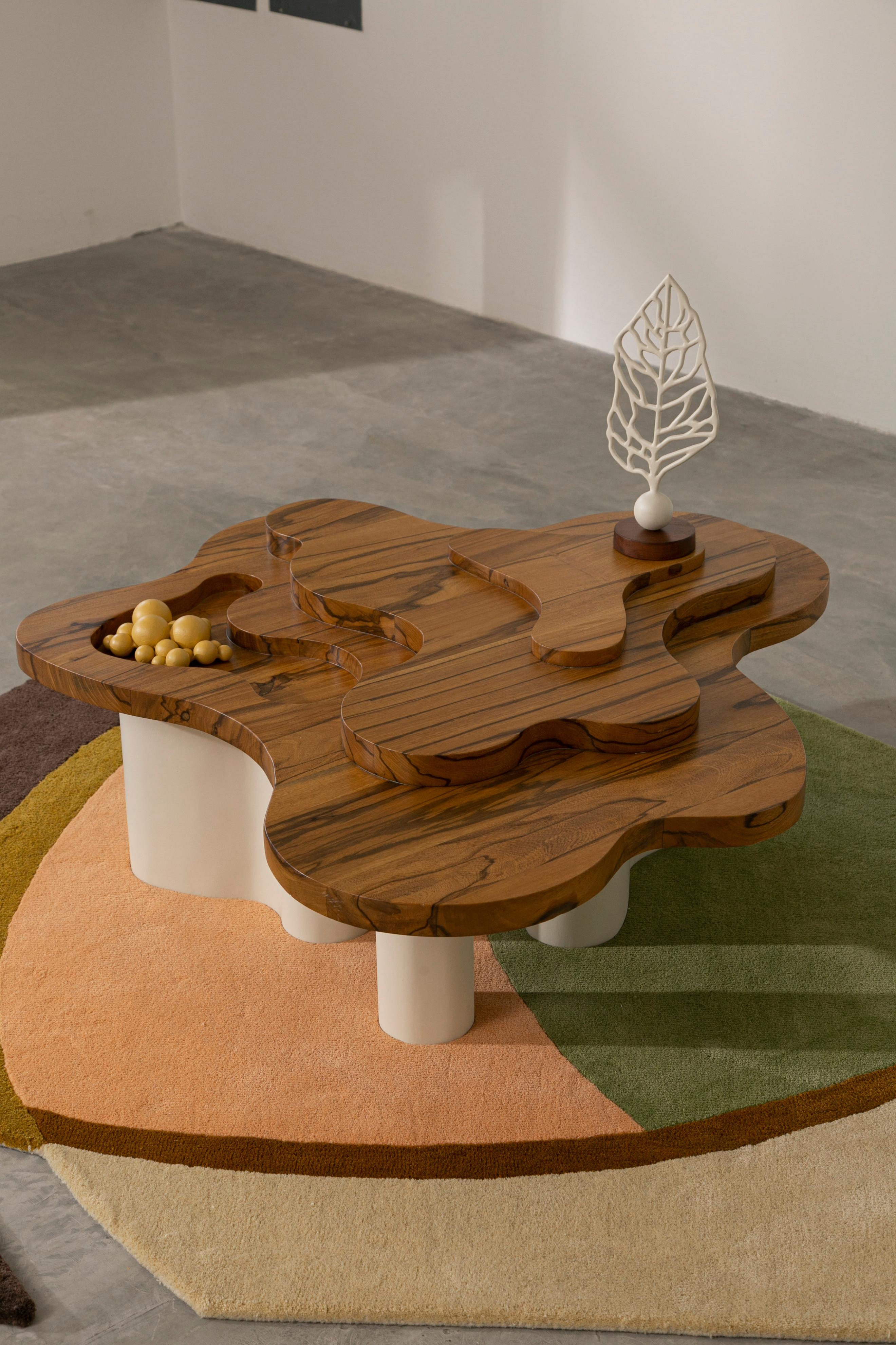 Table Herida - Table basse Tropical Depression, table basse en bois de dragon et métal faite à la main Neuf - En vente à Gamboa, PA