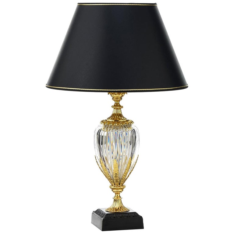 Heritage Black and Gold Table Lamp For Sale at 1stDibs
