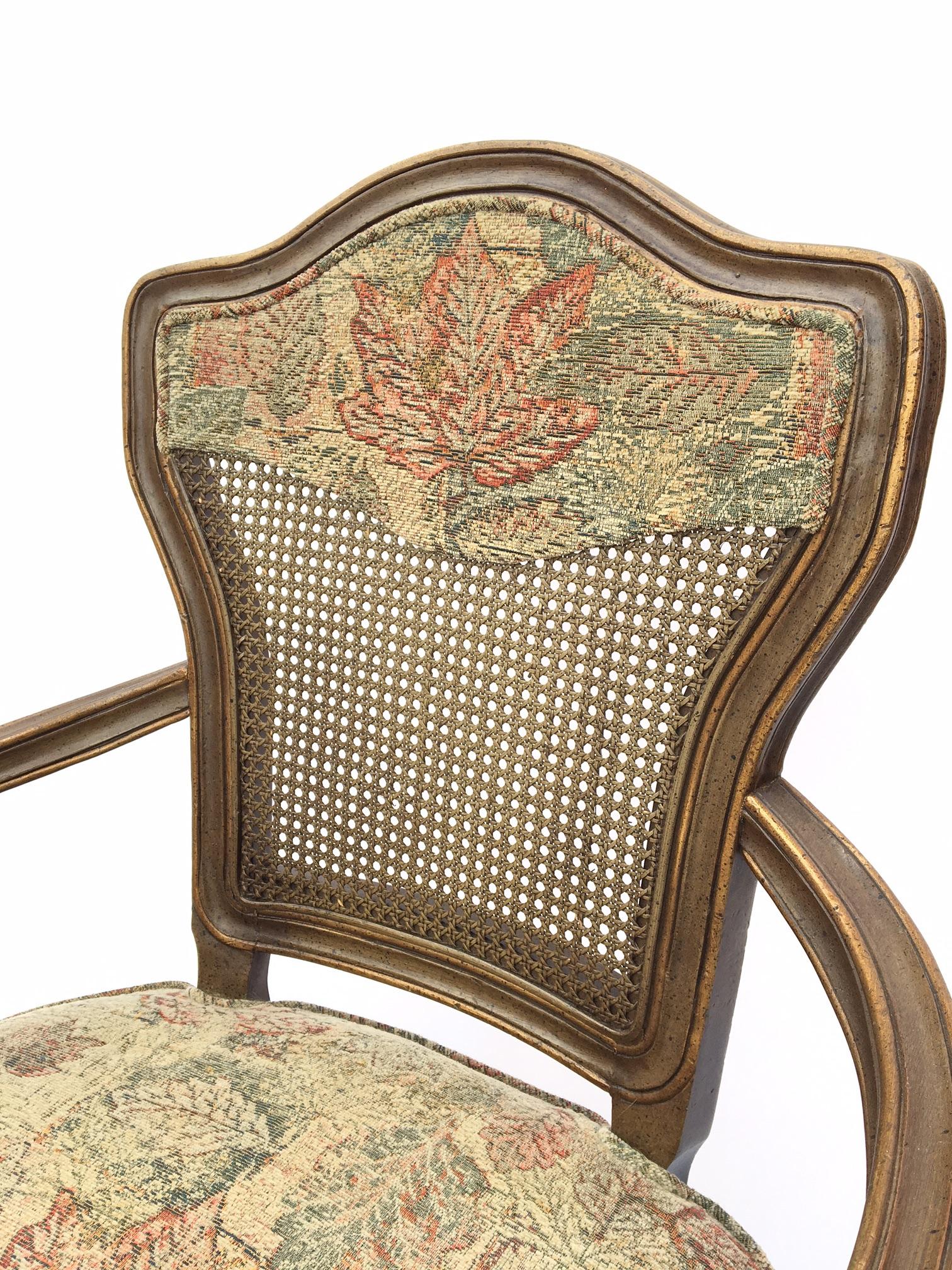 Heritage Cane Back Floral Tapestry Arm Chairs im Zustand „Gut“ in Jacksonville, FL