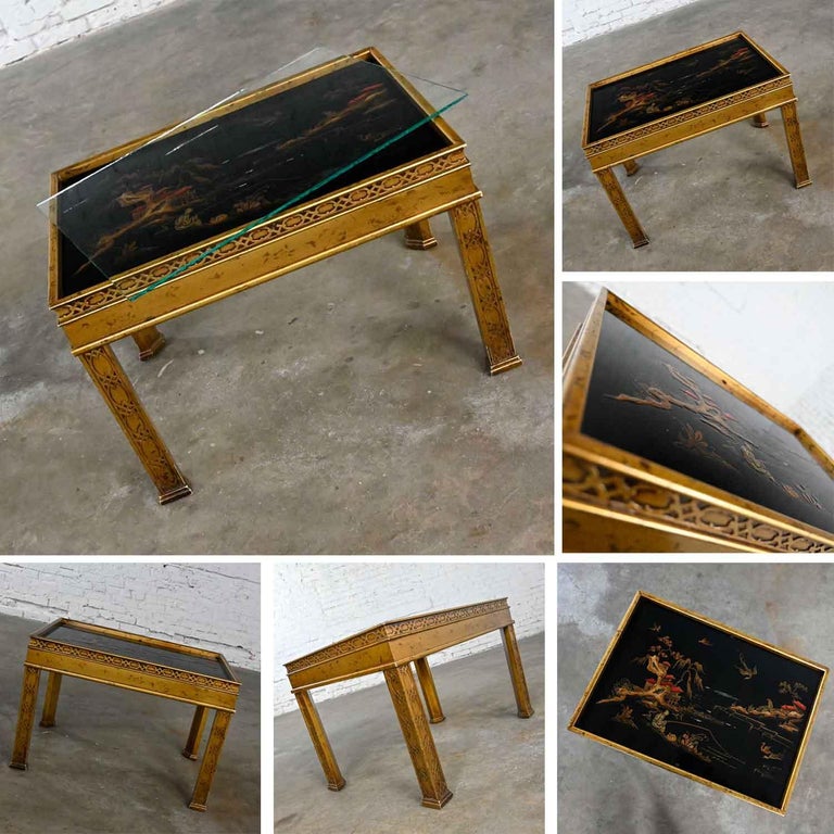 Heritage Chinoiserie Hand Painted Scene Carved Gilt Wood Glass Insert End Table For Sale 11