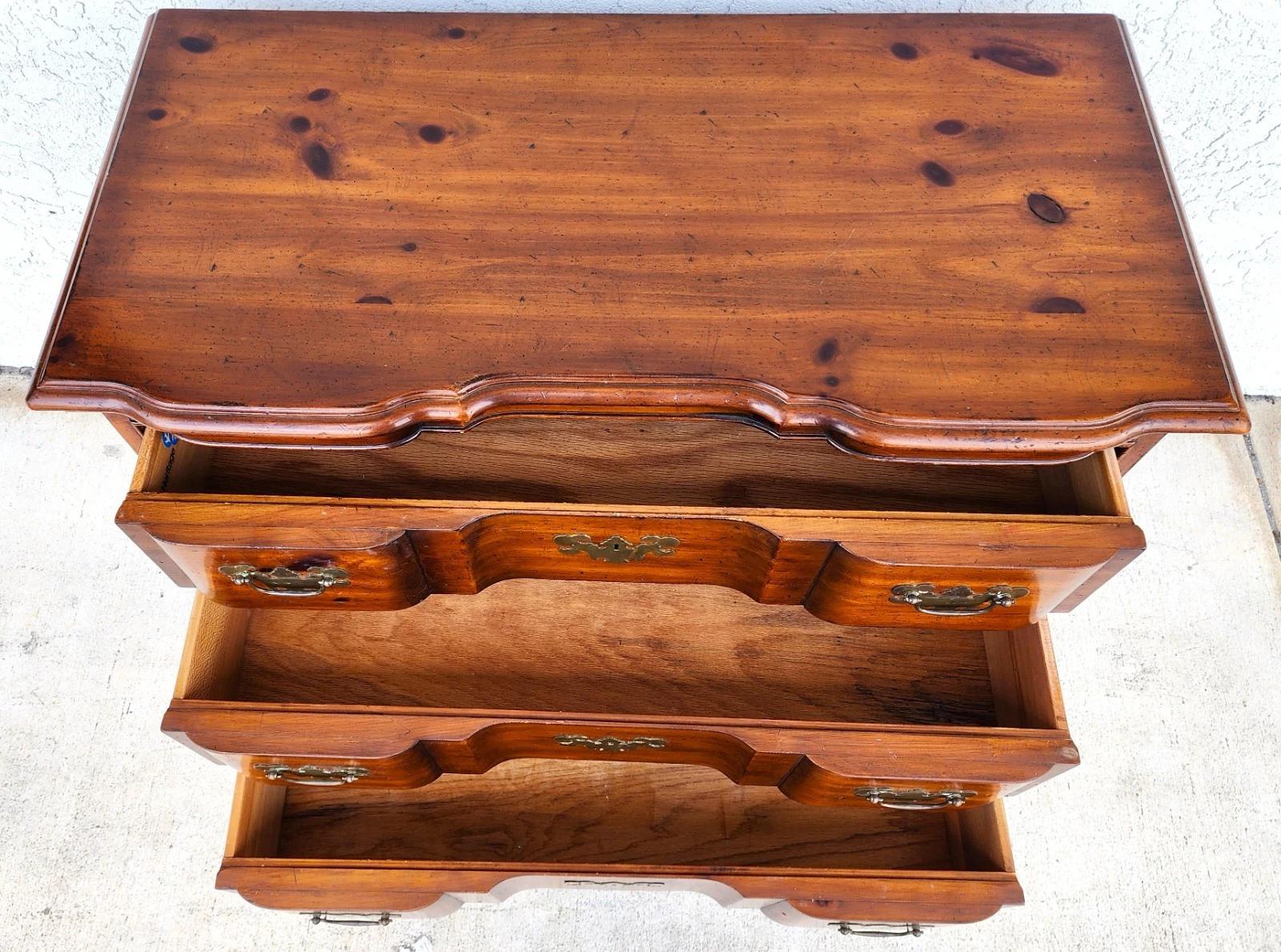 HERITAGE Cassettone Chippendale Blockfront in vendita 7