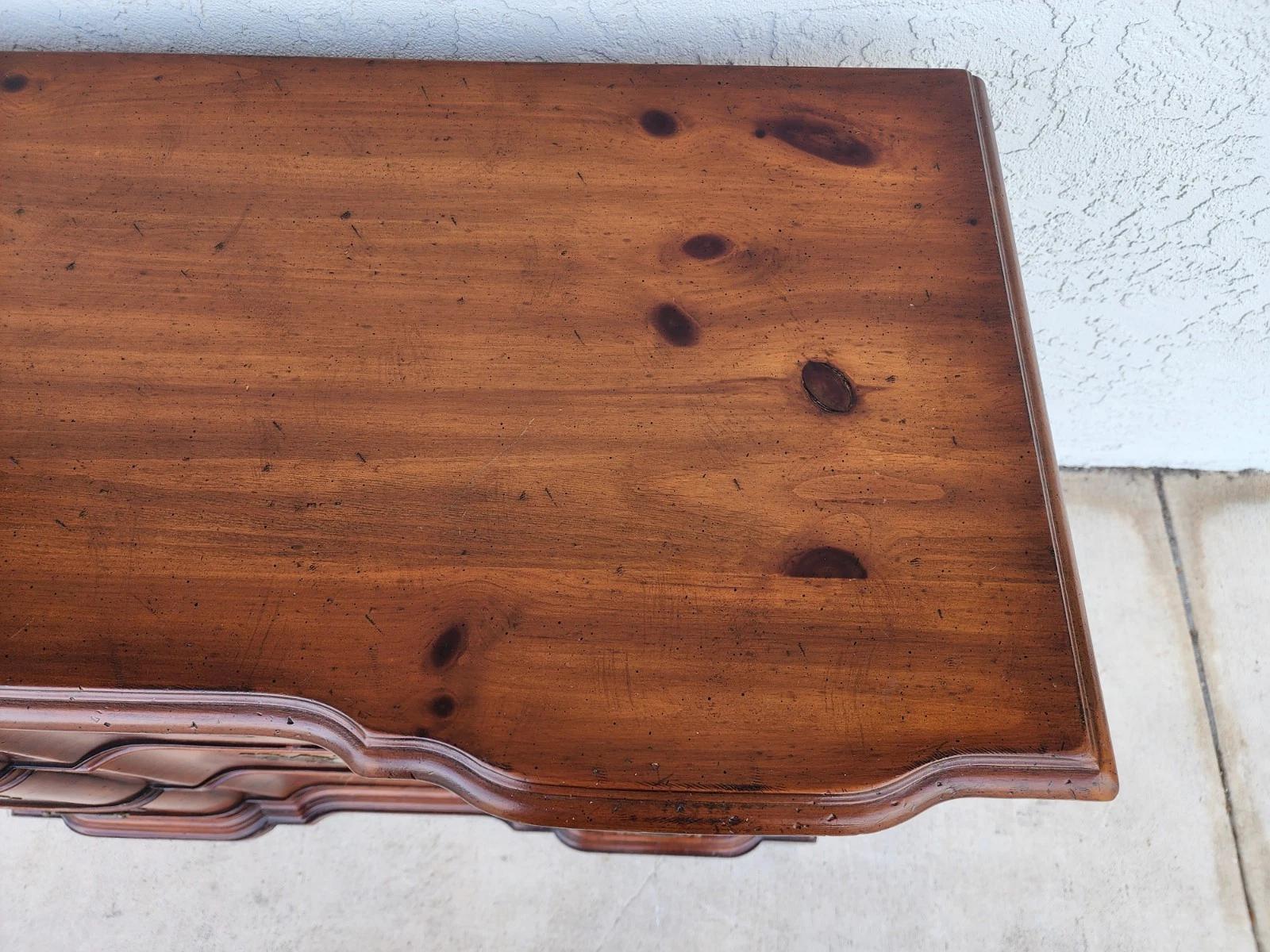 Legno HERITAGE Cassettone Chippendale Blockfront in vendita