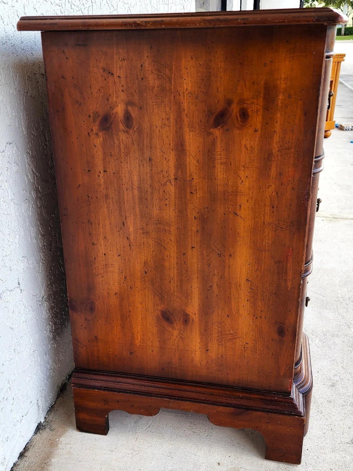 HERITAGE Cassettone Chippendale Blockfront in vendita 4