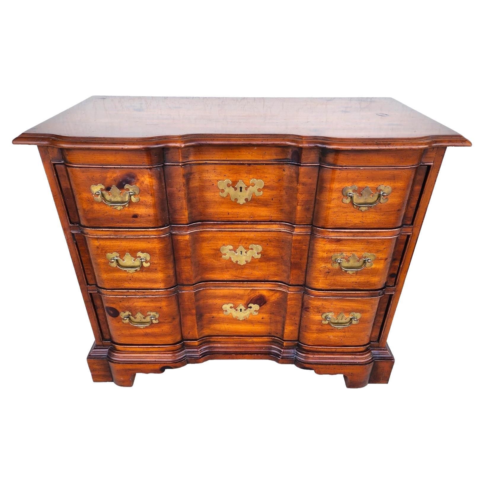 HERITAGE Cassettone Chippendale Blockfront