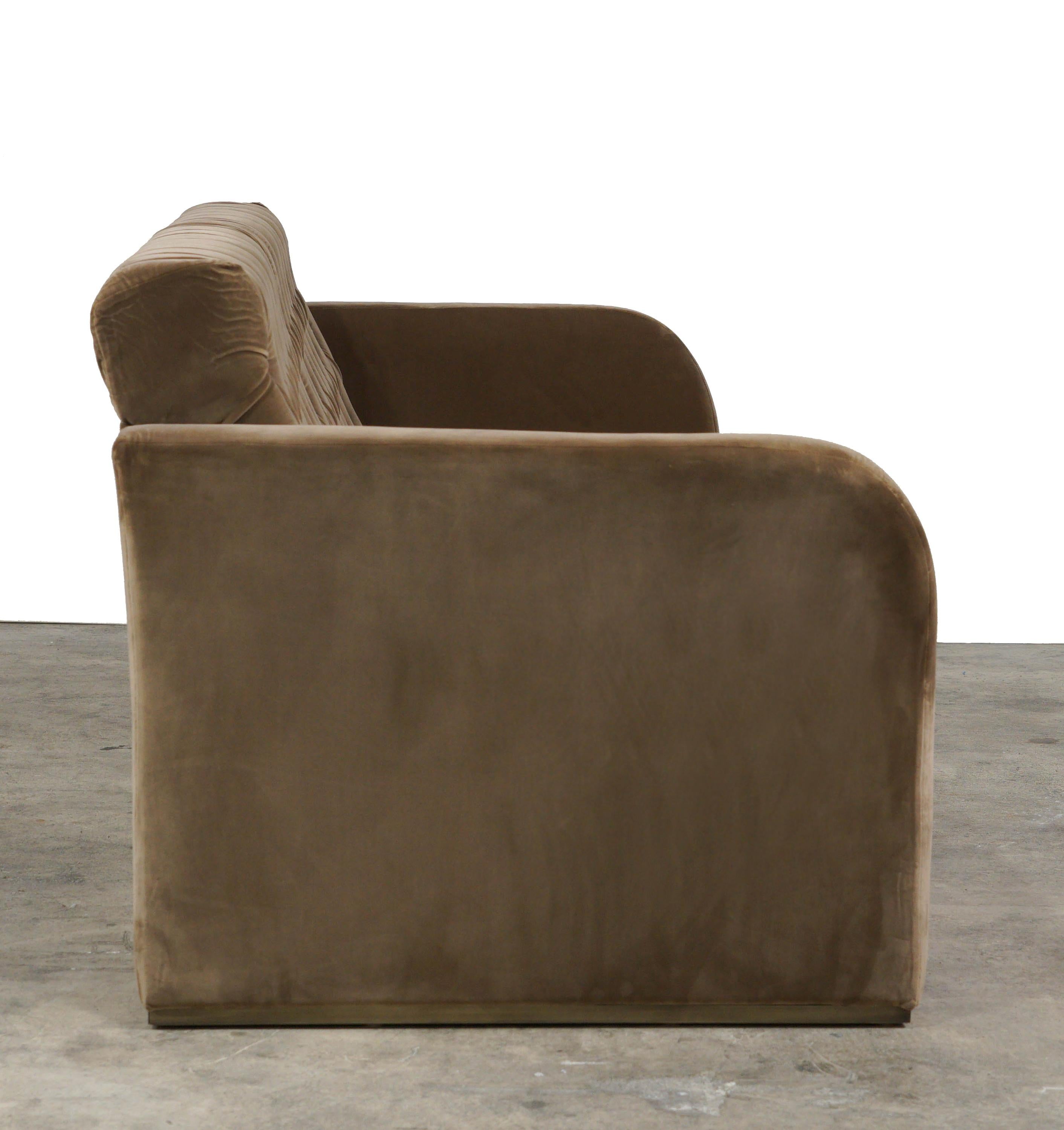 Heritage Collection Rivoli 3-Seat Sofa In Good Condition For Sale In Miami, FL