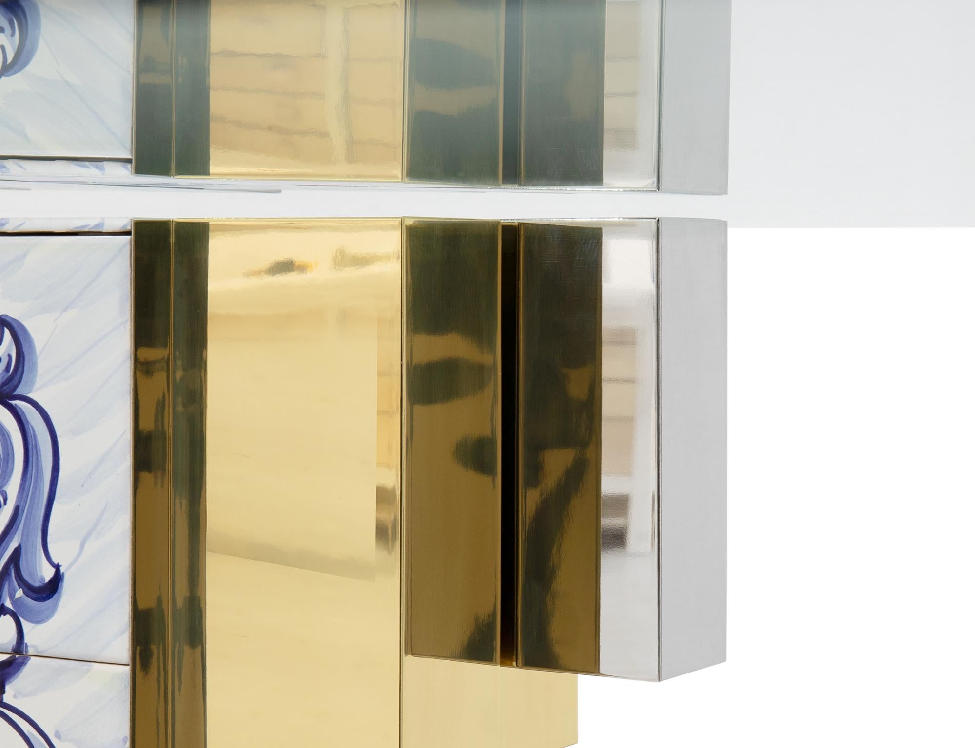 Heritage Dining Table - Hand-Painted Tiles - Glass & Brass - Boca do Lobo In New Condition For Sale In Rio Tinto, PT