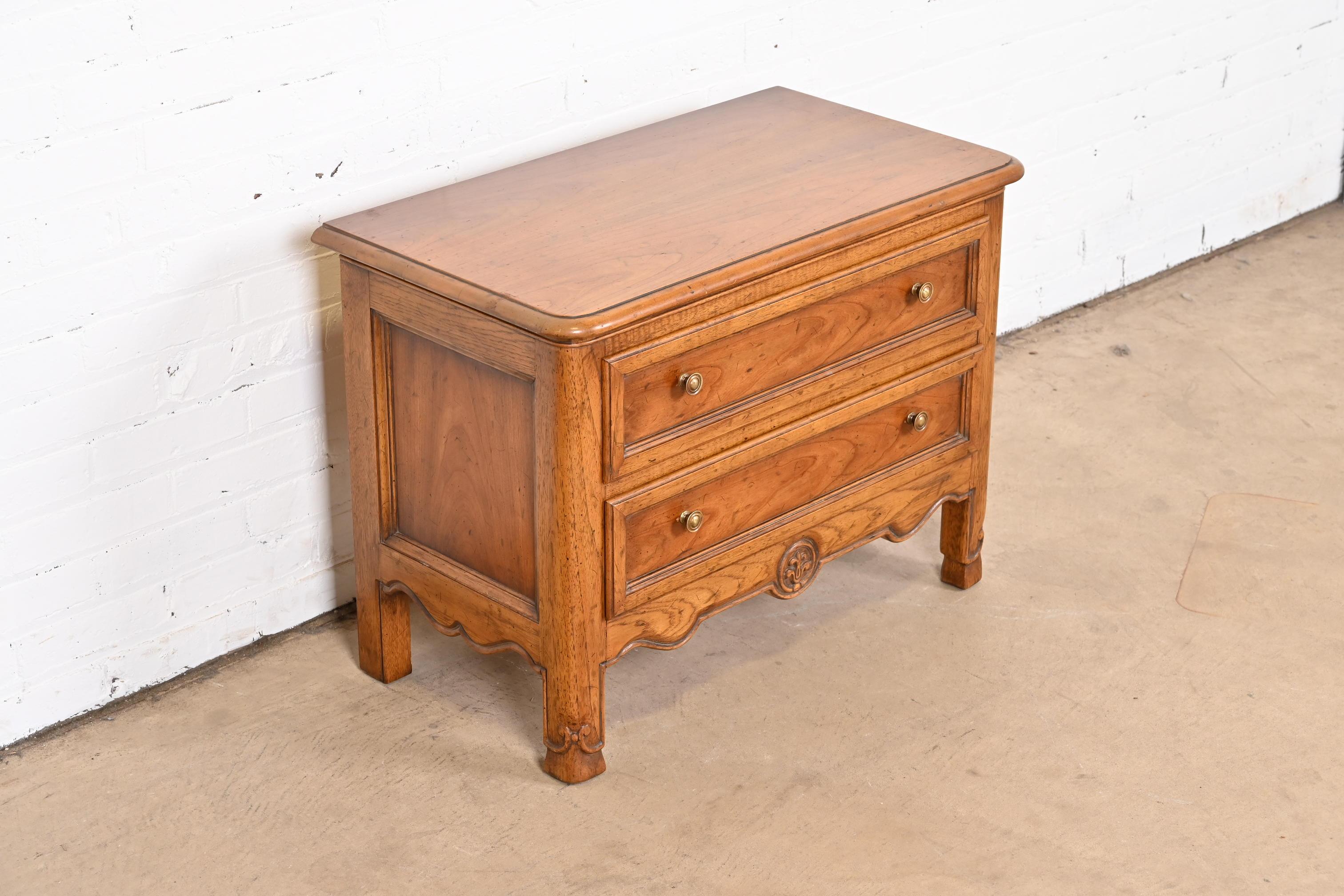 Mid-20th Century Heritage French Provincial Louis XV Carved Walnut Commode or Nightstand For Sale